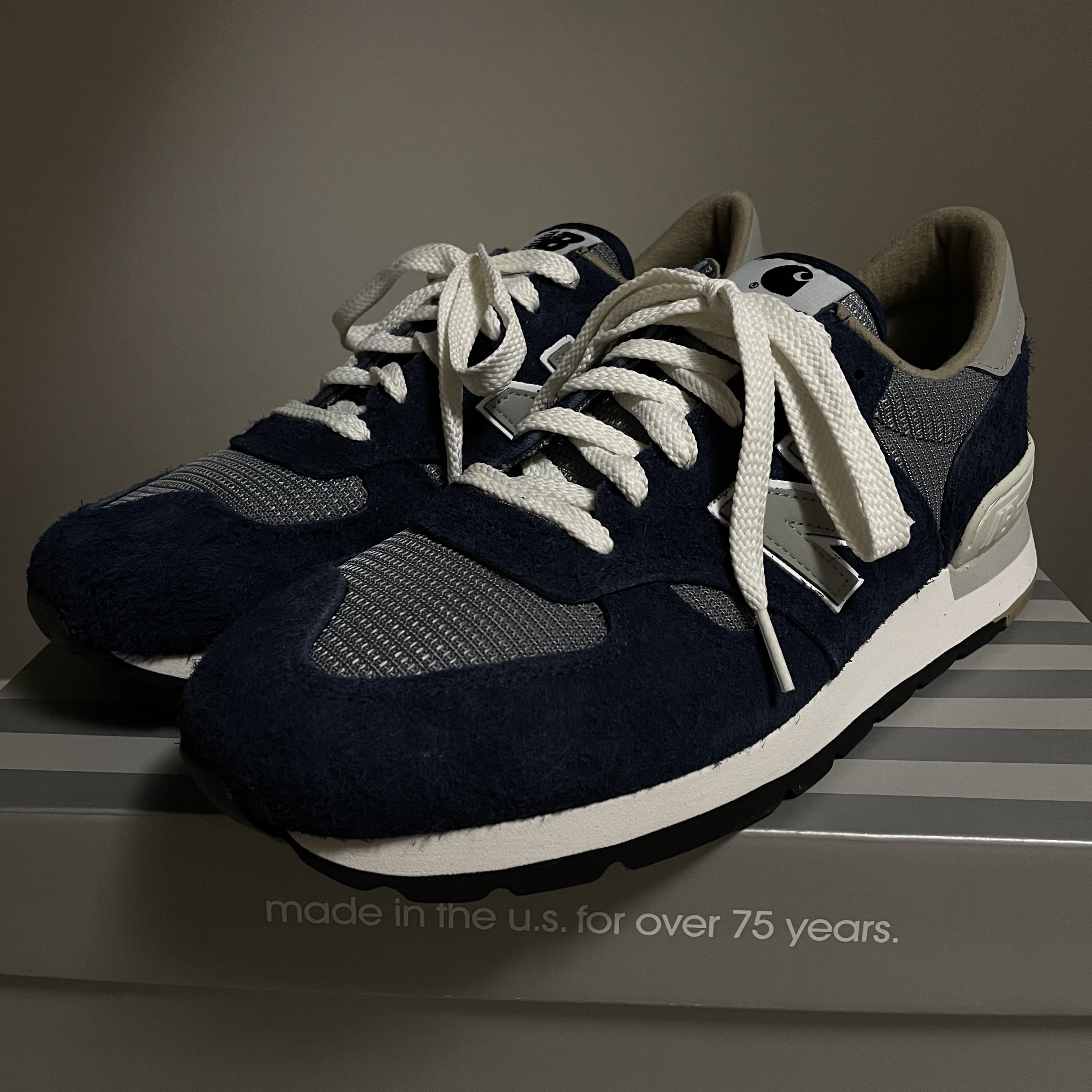 New Balance x Carhartt WIP 990v1 Made in USA Sculpture Center 착용 스타일 - 2