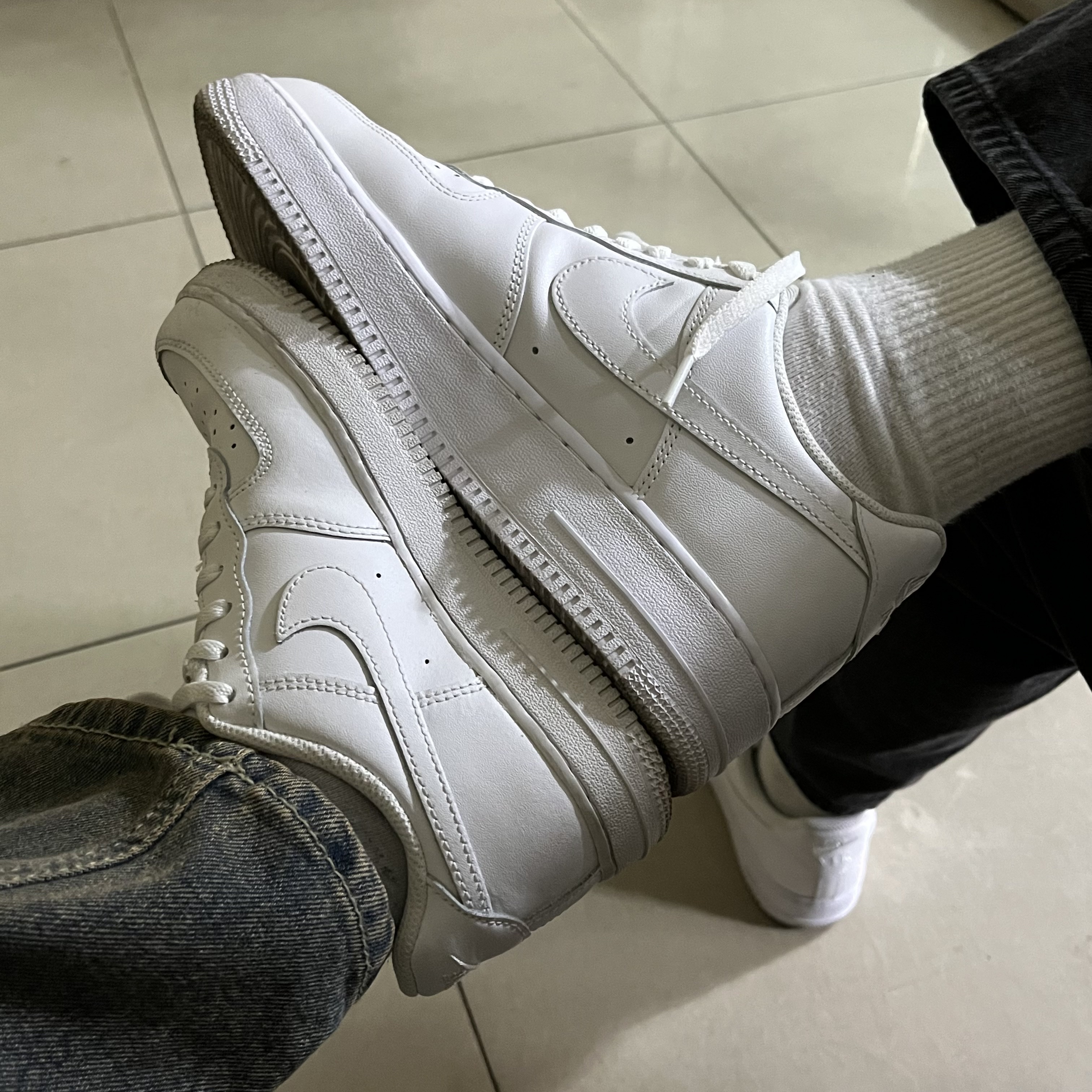 (PS) Nike Force 1 LE Triple White, Nike Air Force 1 '07 Low White 착용 스타일 - 3