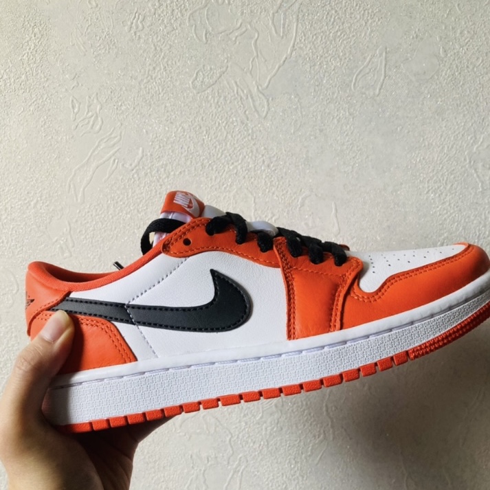 Jordan 1 Low OG Starfish 착용 스타일