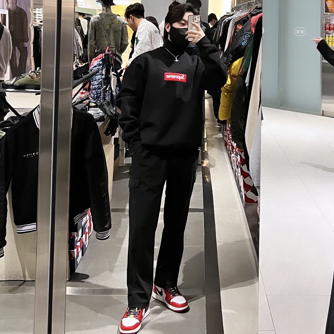 Supreme Box Logo Crewneck Black - 22FW, Vivienne Westwood Mayfair Bas Relief Pendant Silver 착용 스타일 - 1