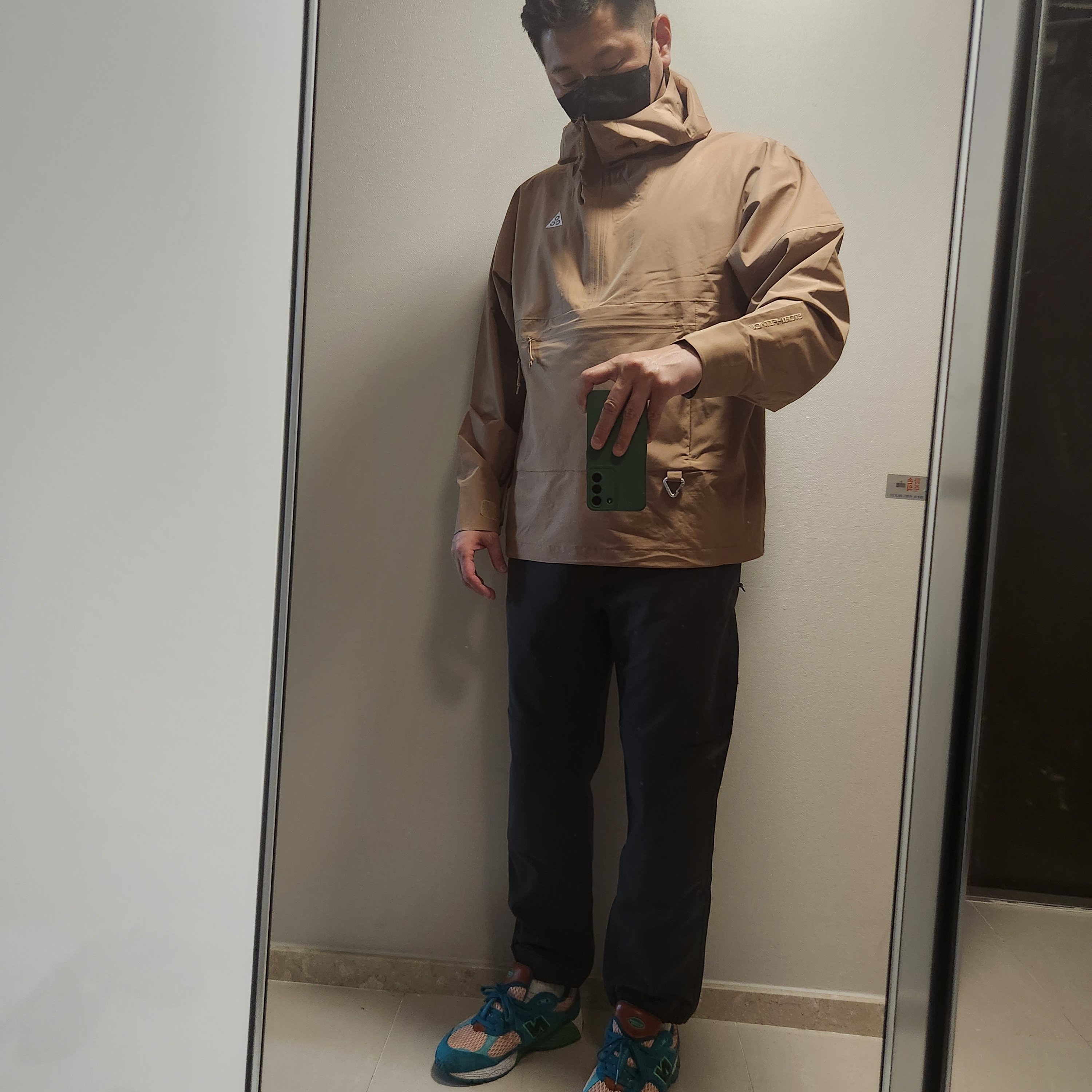 Nike ACG Storm-Fit ADV Cascade Rain Jacket Dark Driftwood- Asia, New Balance x Salehe Bembury 2002R Water Be The Guide 착용 스타일