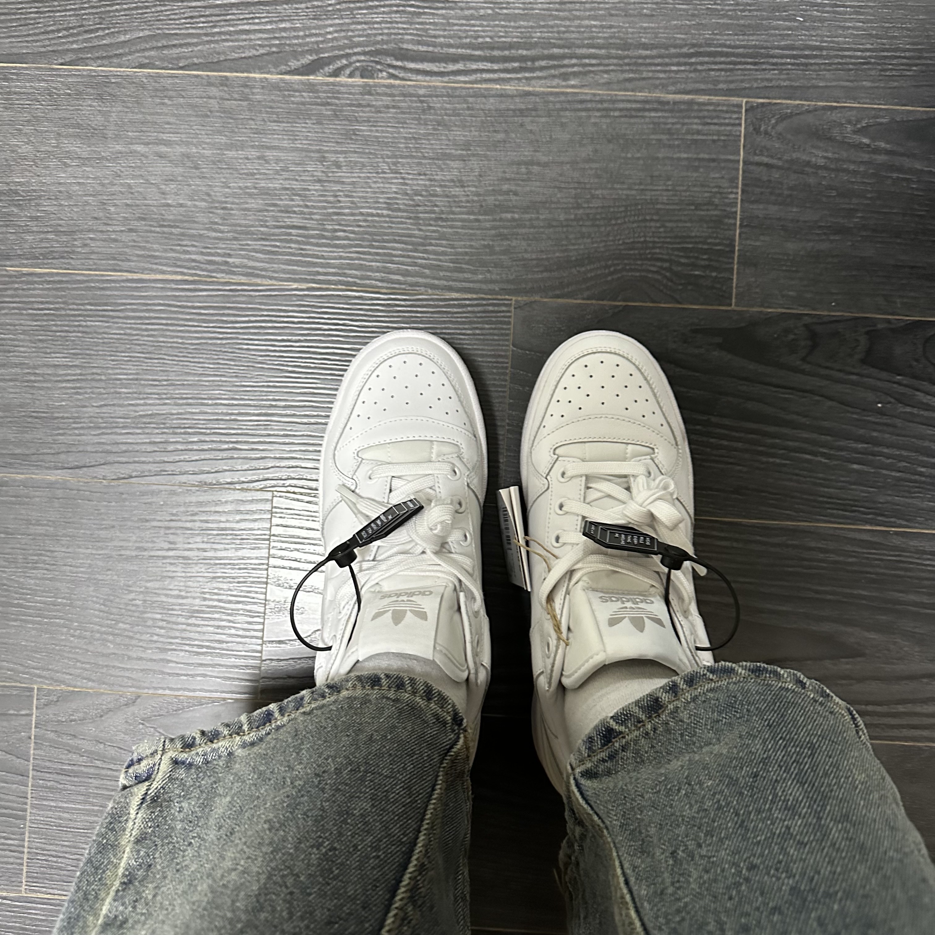 (W) Adidas Forum Bold Cloud White 착용 스타일