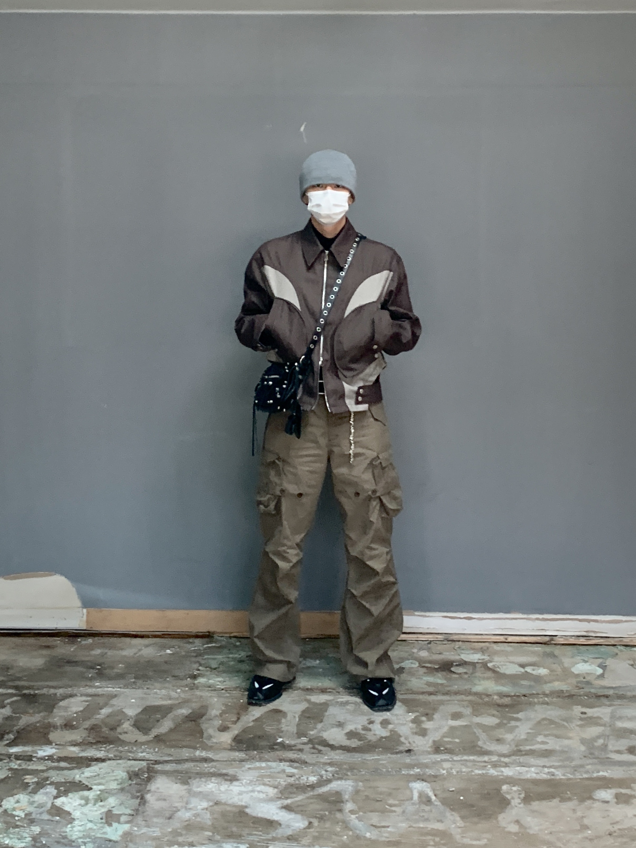 Balenciaga Arena Lambskin Aged Silver Hardware Le Cagole XS Flap Bag Black, Nike x Martine Rose Shox MR4 Black 착용 스타일 - 5