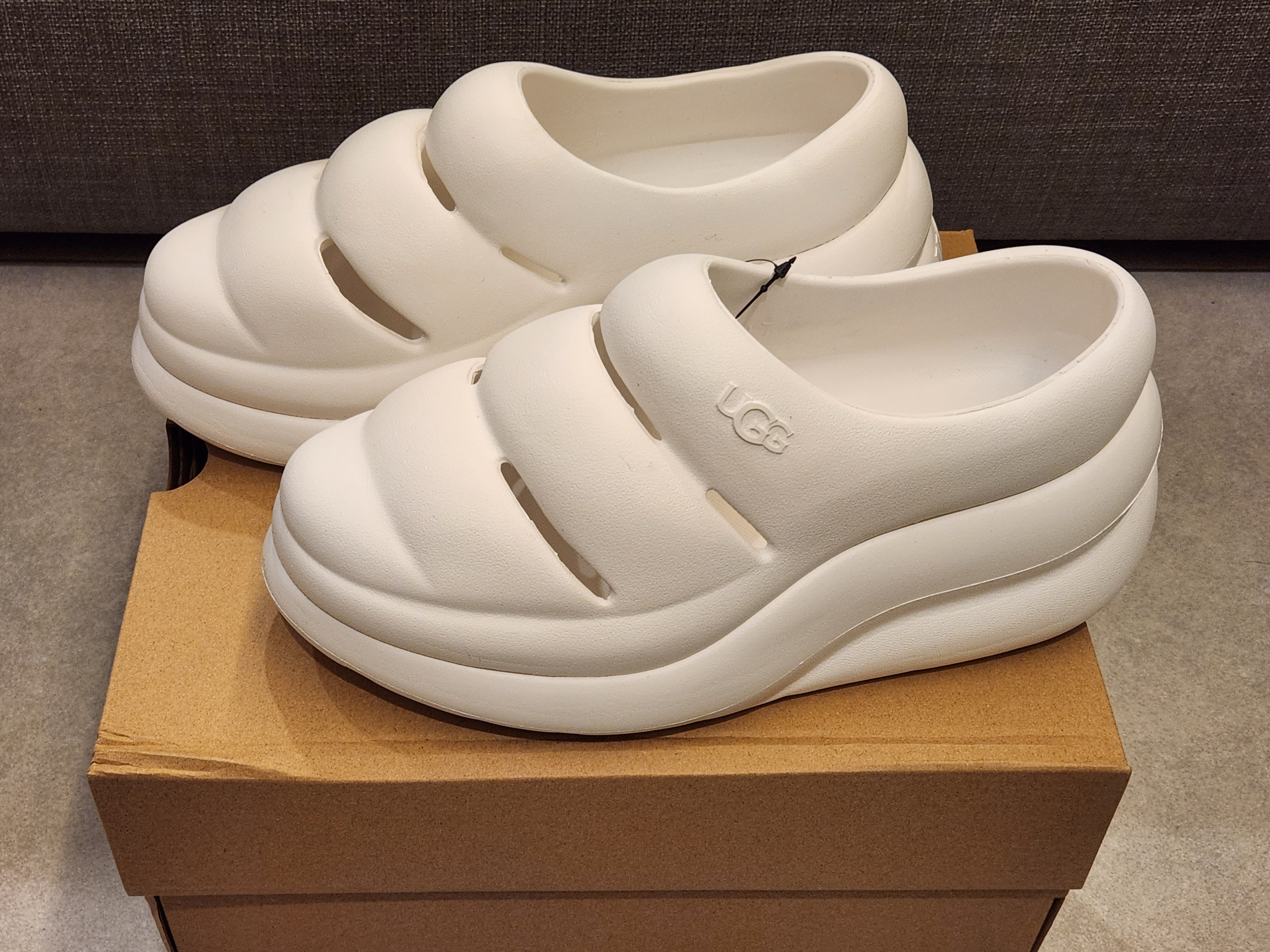 (W) UGG Sport Yeah Clog Bright White 착용 스타일