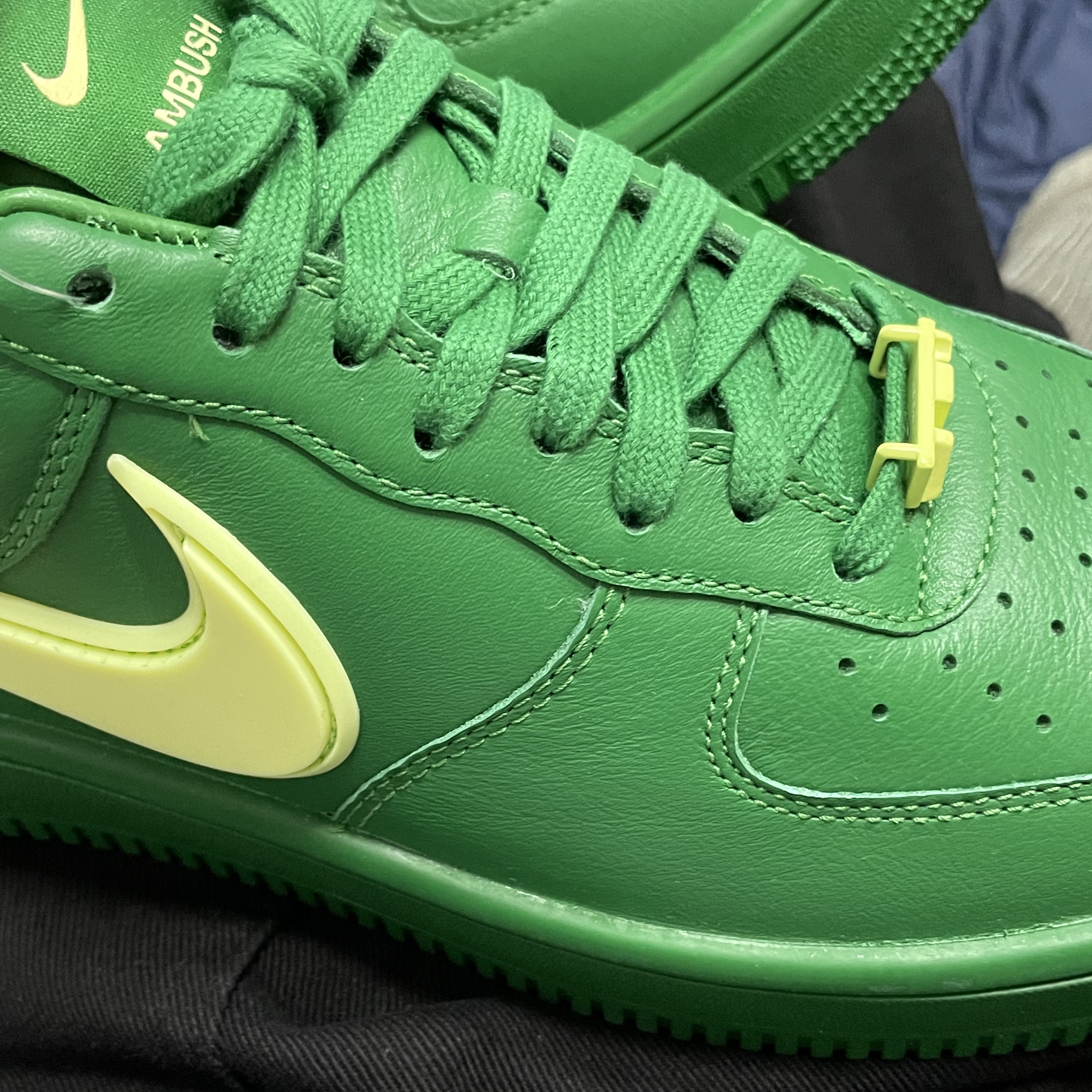 Nike x Ambush Air Force 1 Low SP Pine Green and Citron 착용 스타일 - 1