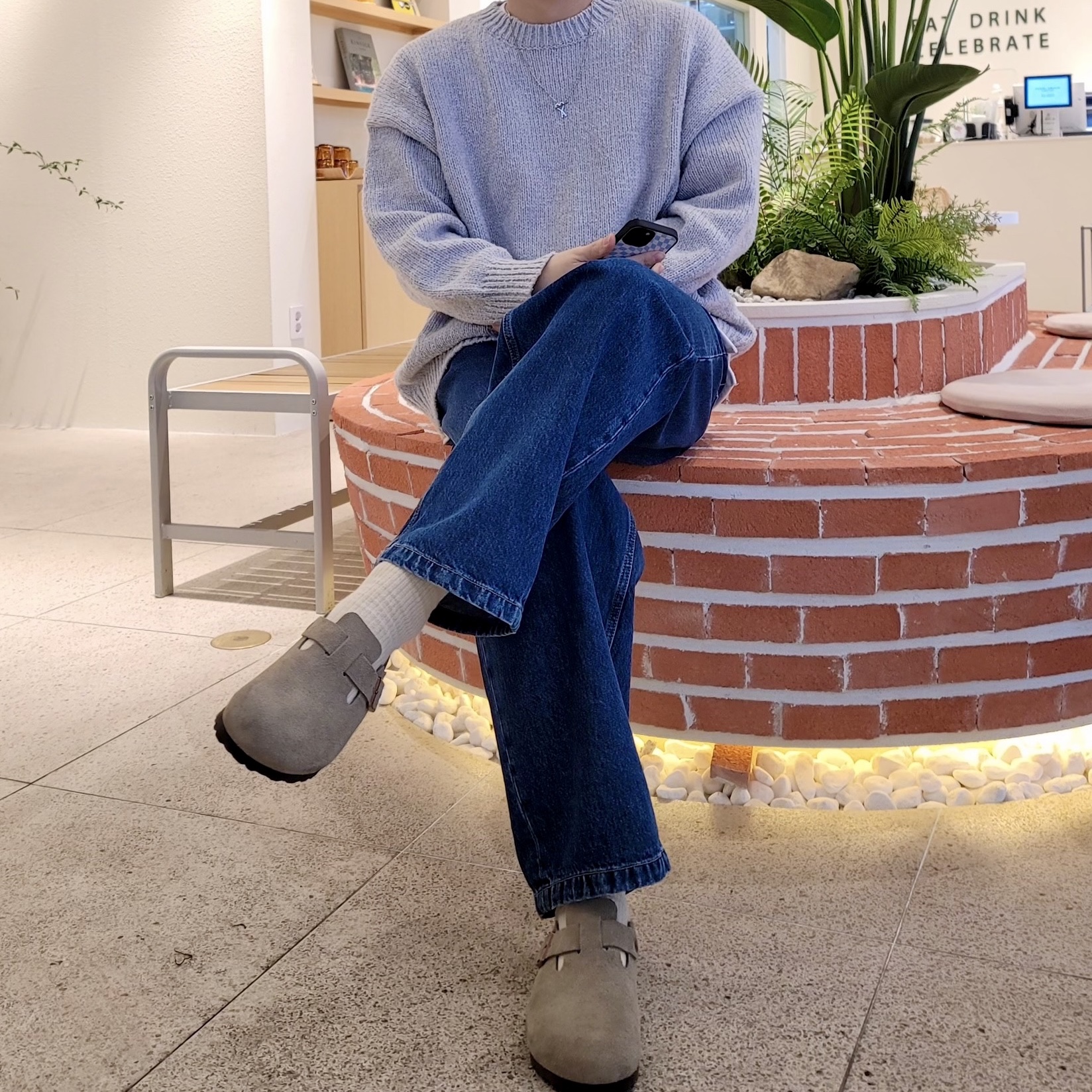 Birkenstock Boston Soft Footbed Taupe - Regular 착용 스타일 - 1