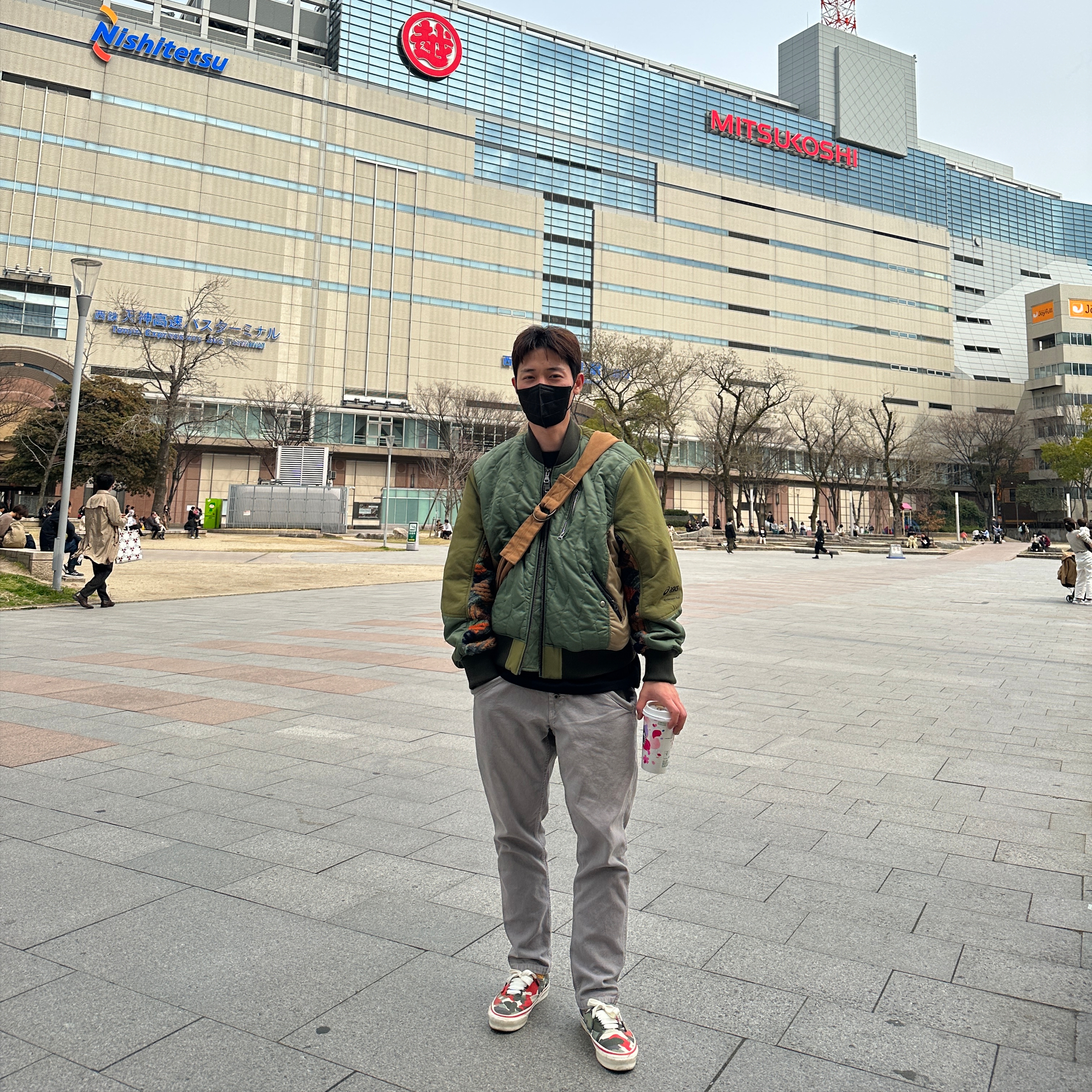 Andersson Bell x Asics Contrast Quilting Bomber Jacket Khaki, Vans Vault x Nigel Cabourn OG Classic Slip-On LX Carpet Green Mix 착용 스타일 - 2
