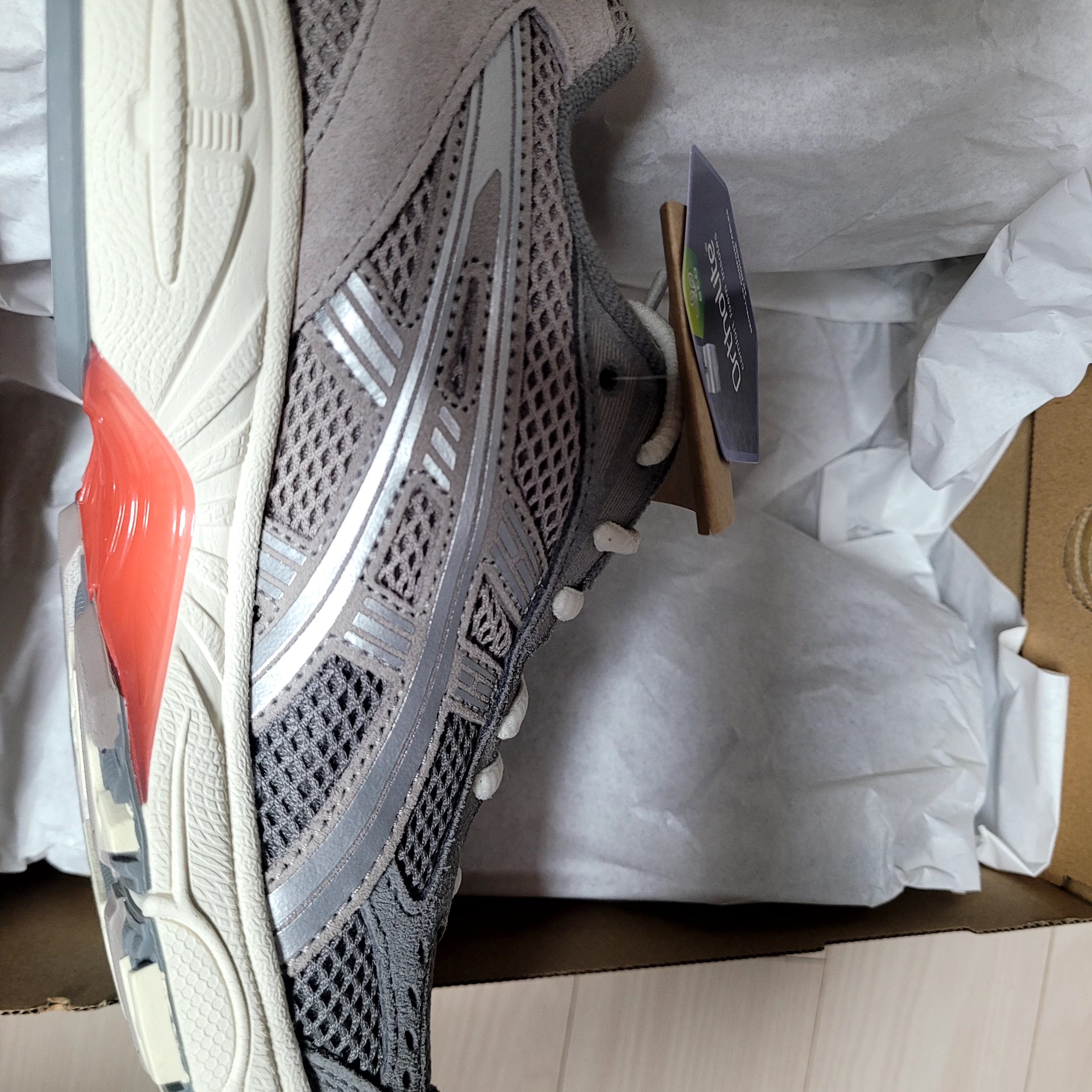 Asics Gel-Kayano 14 Clay Grey Pure Silver 착용 스타일 - 2