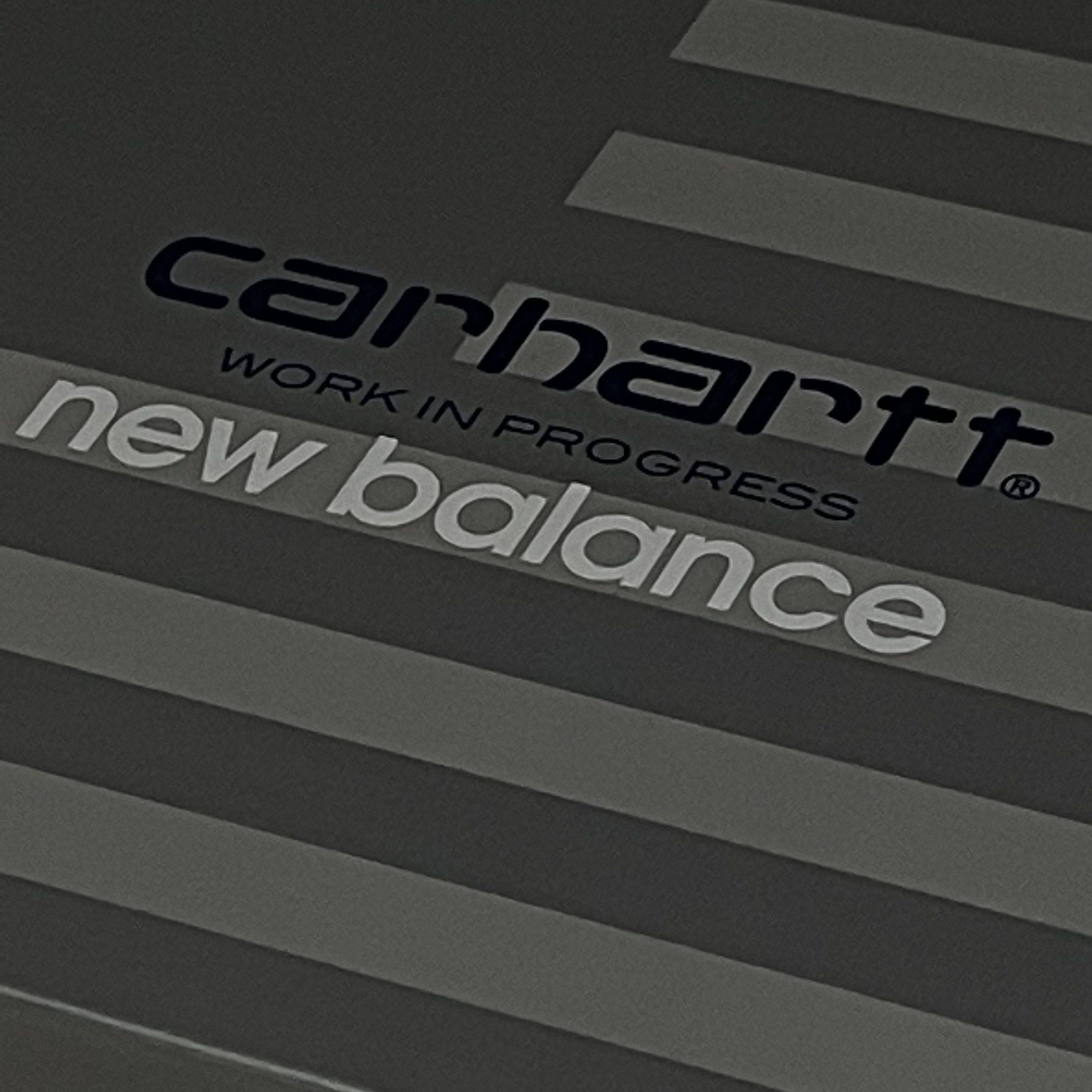 New Balance x Carhartt WIP 990v1 Made in USA Sculpture Center 착용 스타일 - 3