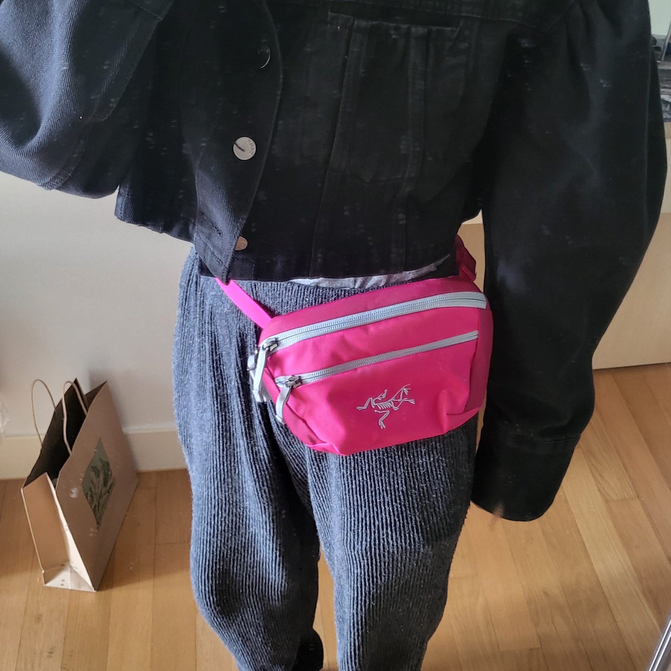 Arc'teryx Mantis 1 Waistpack Synth Techno 착용 스타일