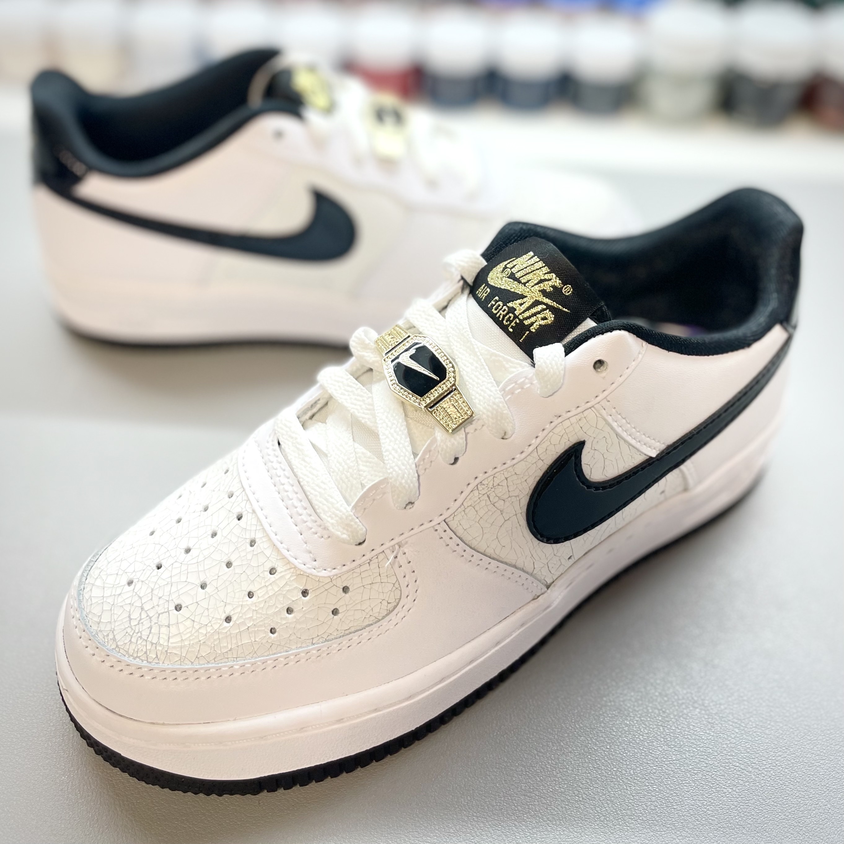 (GS) Nike Air Force 1 LV8 White Black, Nike Air Force 1 '07 LV8 EMB World Champions White Black 착용 스타일 - 2