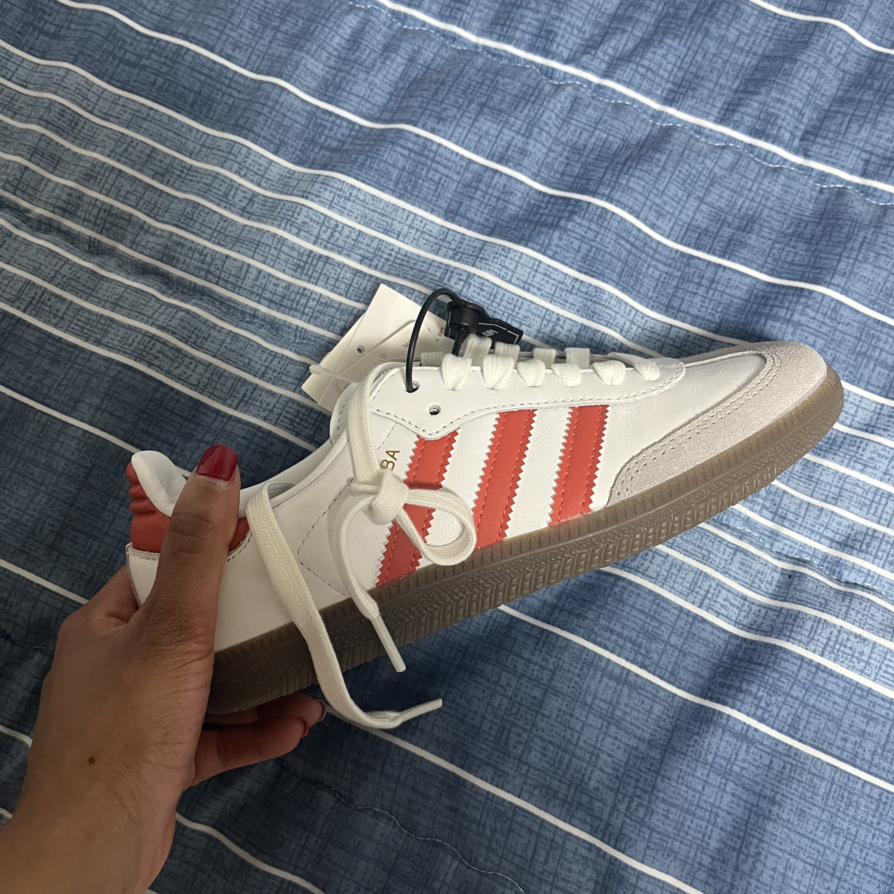 Adidas Samba OG Trace Scarlet 착용 스타일 - 1