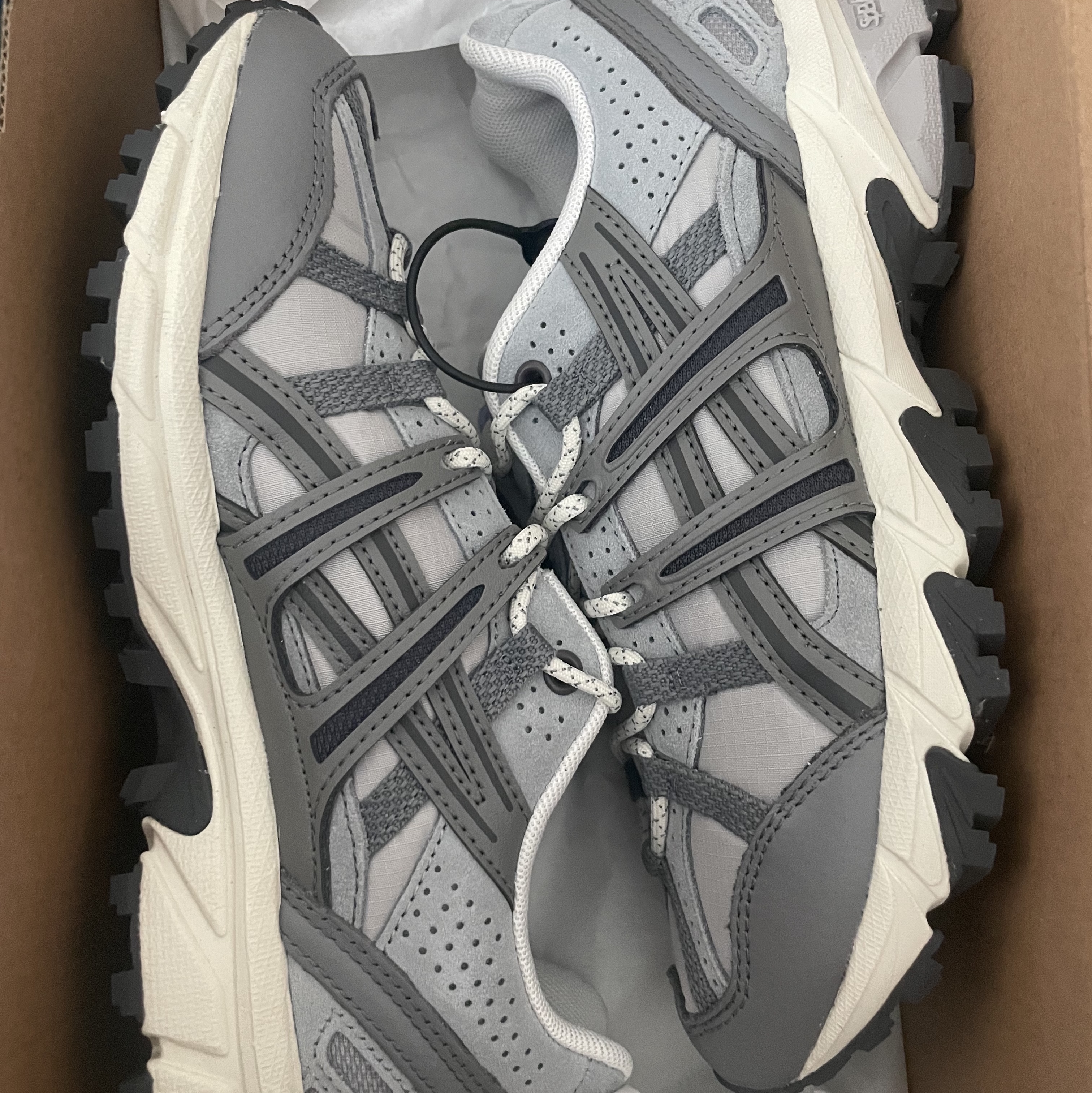 Asics Gel-Sonoma 15-50 Oyster Grey Clay Grey 착용 스타일