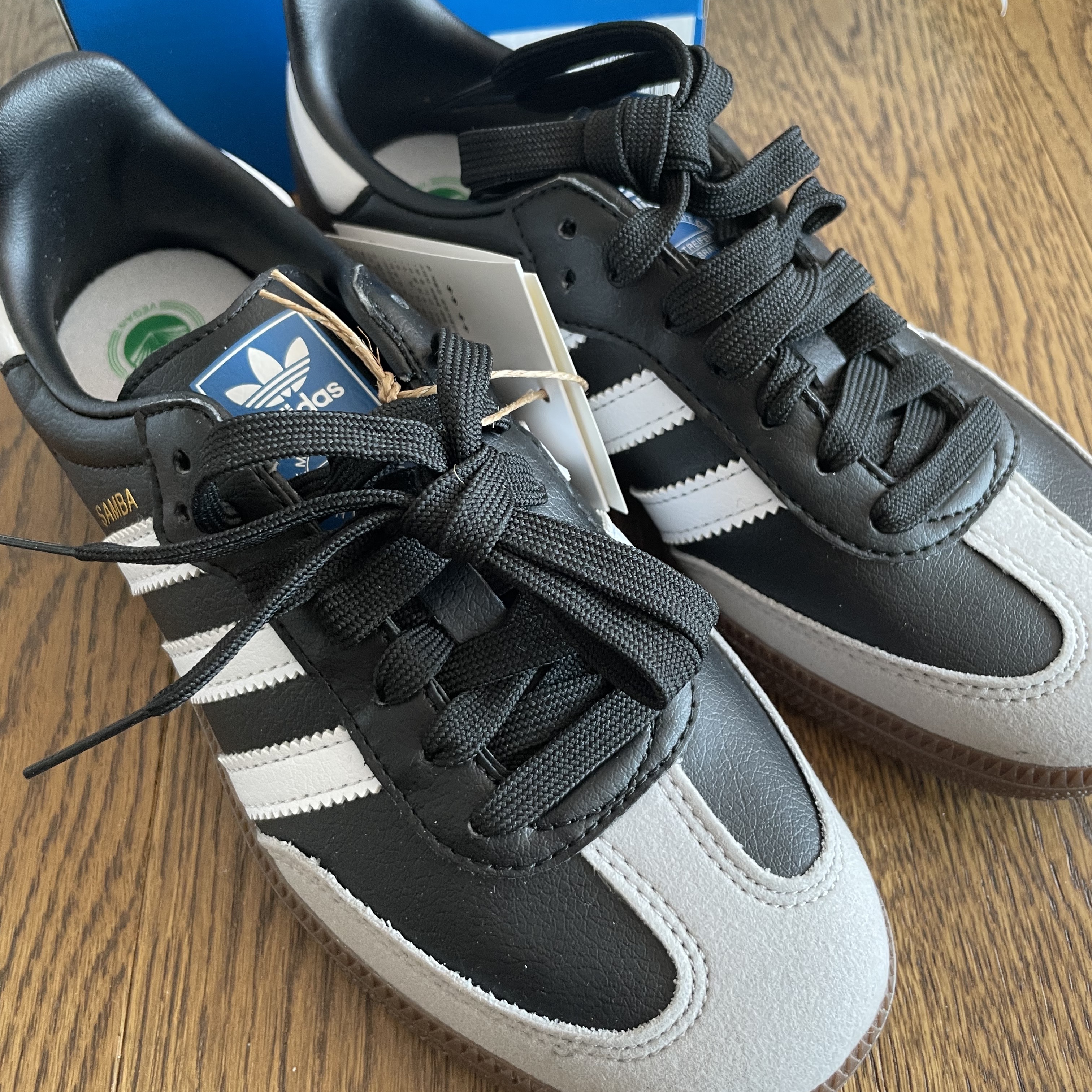 Adidas Samba Vegan Black White 착용 스타일 - 1