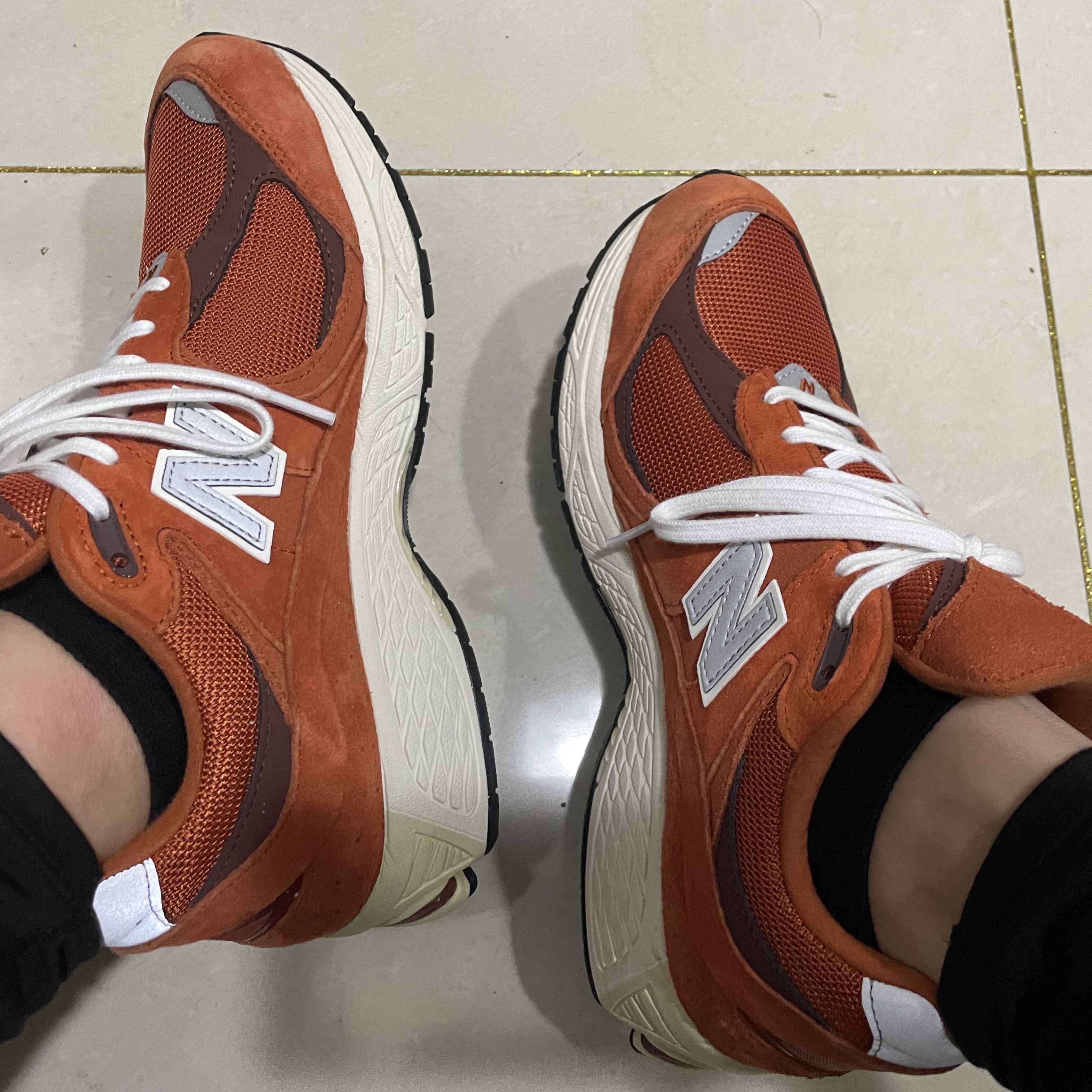 New Balance 2002R Rust Oxide 착용 스타일