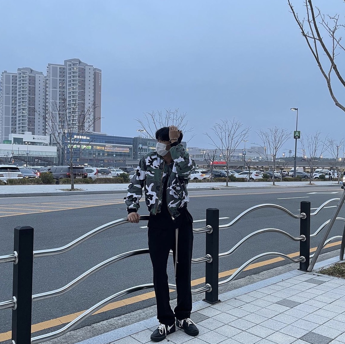 Nike x Ambush Air Force 1 Low SP Black 착용 스타일 - 2