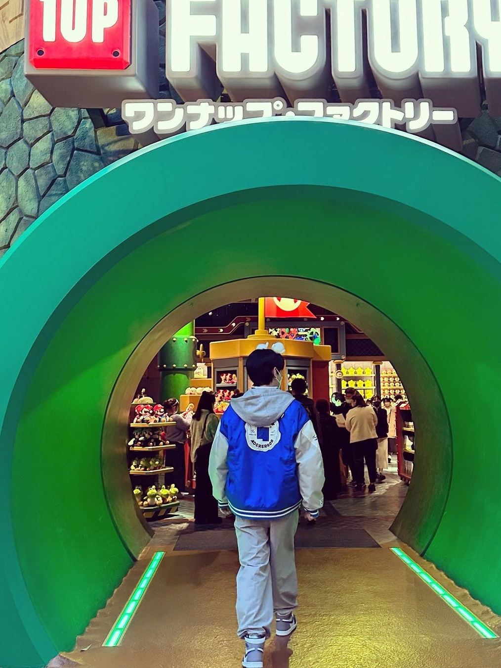 Converse x Ader Error Shapes Varsity Jacket Cobalt, Converse x Ader Error Shapes T-Shirt Cloud Dancer 착용 스타일