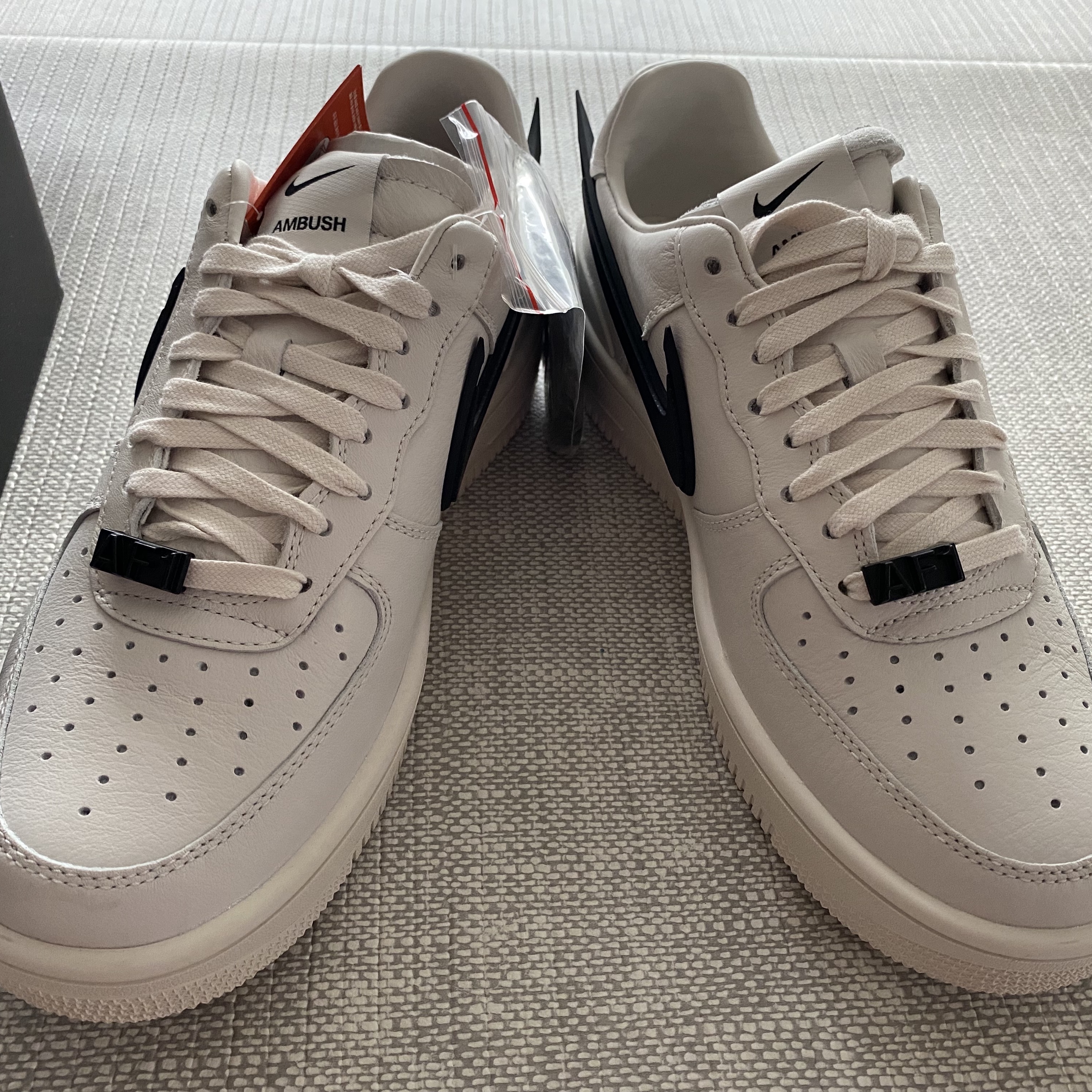 Nike x Ambush Air Force 1 Low SP Phantom 착용 스타일 - 3