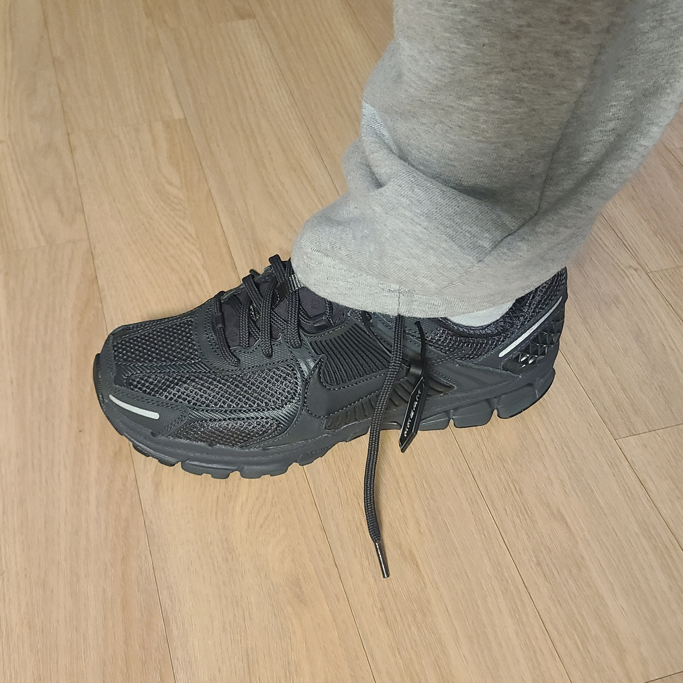 Nike Zoom Vomero 5 SP Anthracite 2023 착용 스타일