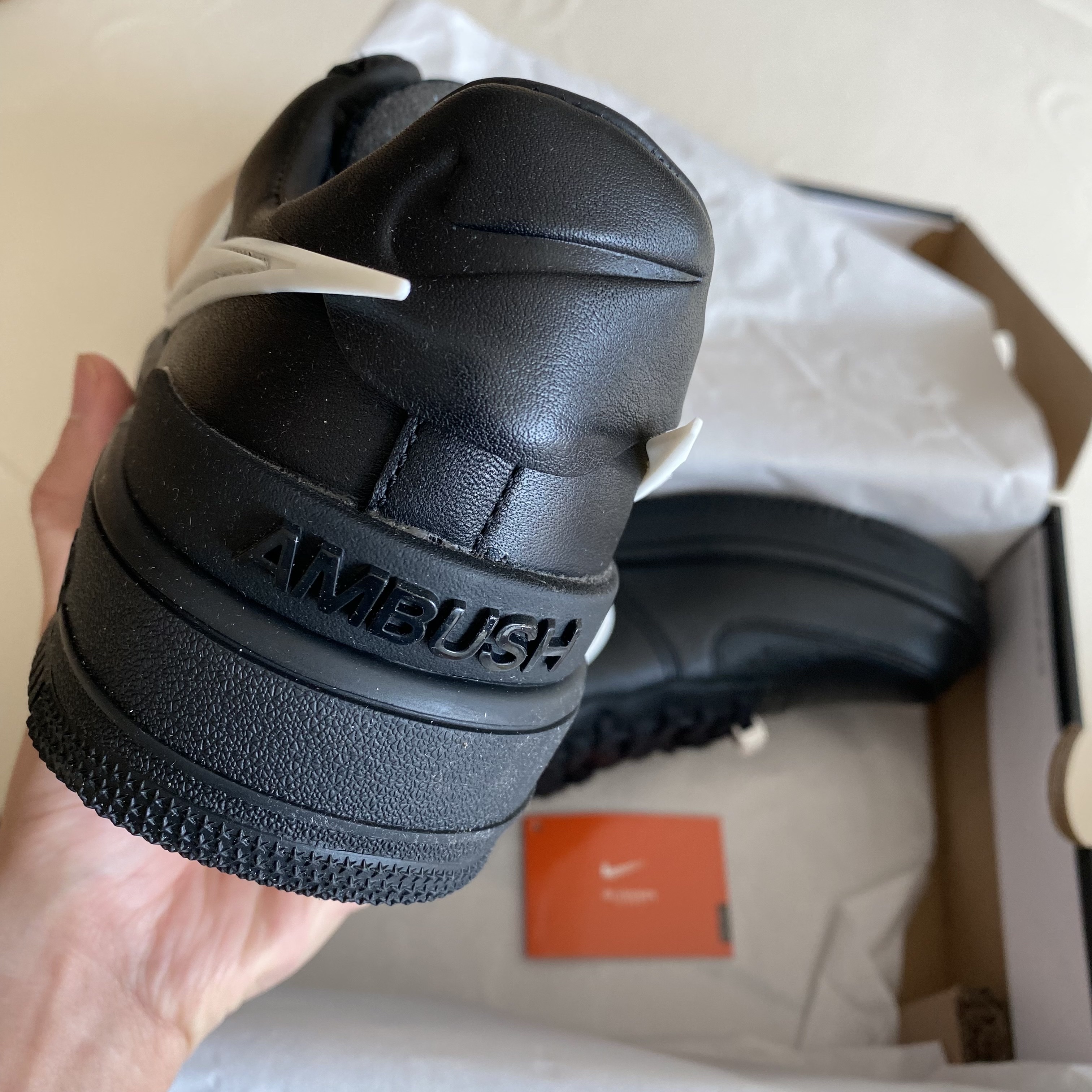 Nike x Ambush Air Force 1 Low SP Black 착용 스타일 - 2