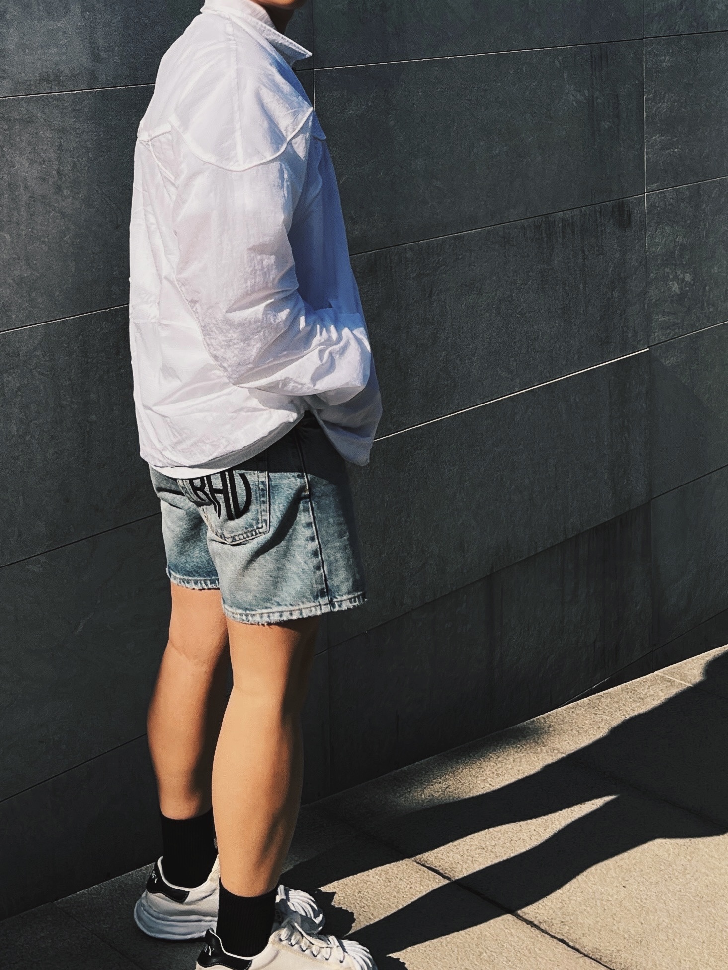 Maison Mihara Yasuhiro Blakey OG Sole Canvas Low-top Sneakers White, Balenciaga Swift Oval Sunglasses Silver 착용 스타일 - 3