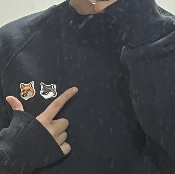 Maison Kitsune Double Fox Head Patch Classic Sweatshirt Anthracite 착용 스타일
