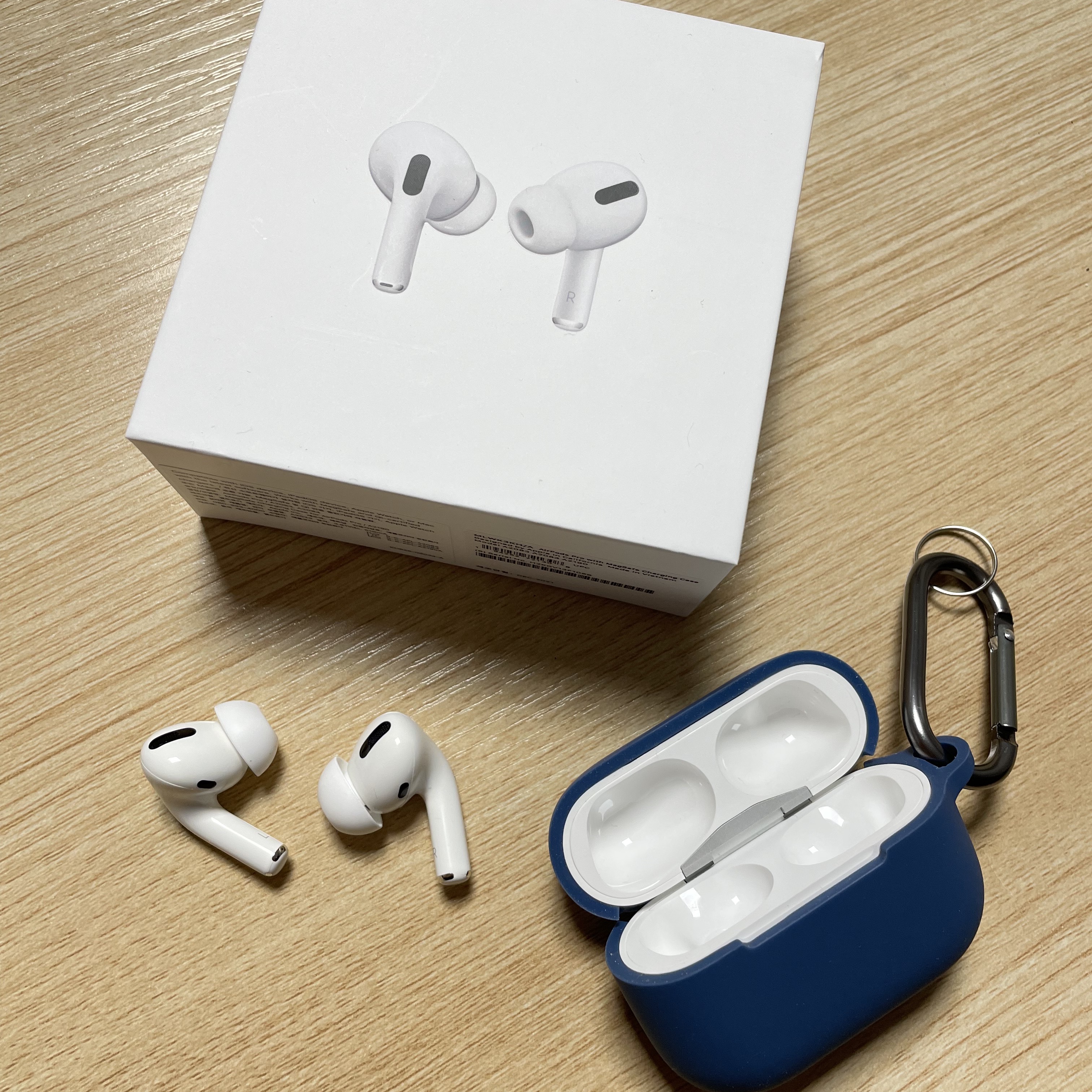 Apple AirPods Pro with MagSafe Charging Case (Korean Ver.) 착용 스타일 - 1