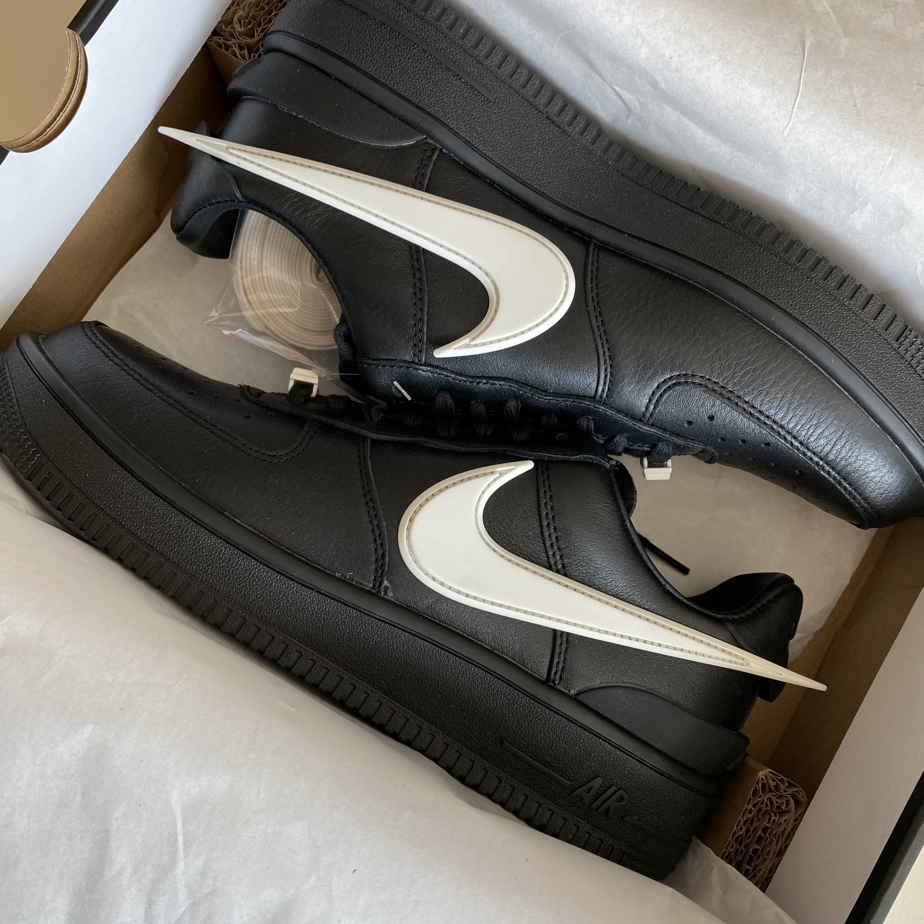 Nike x Ambush Air Force 1 Low SP Black 착용 스타일 - 3