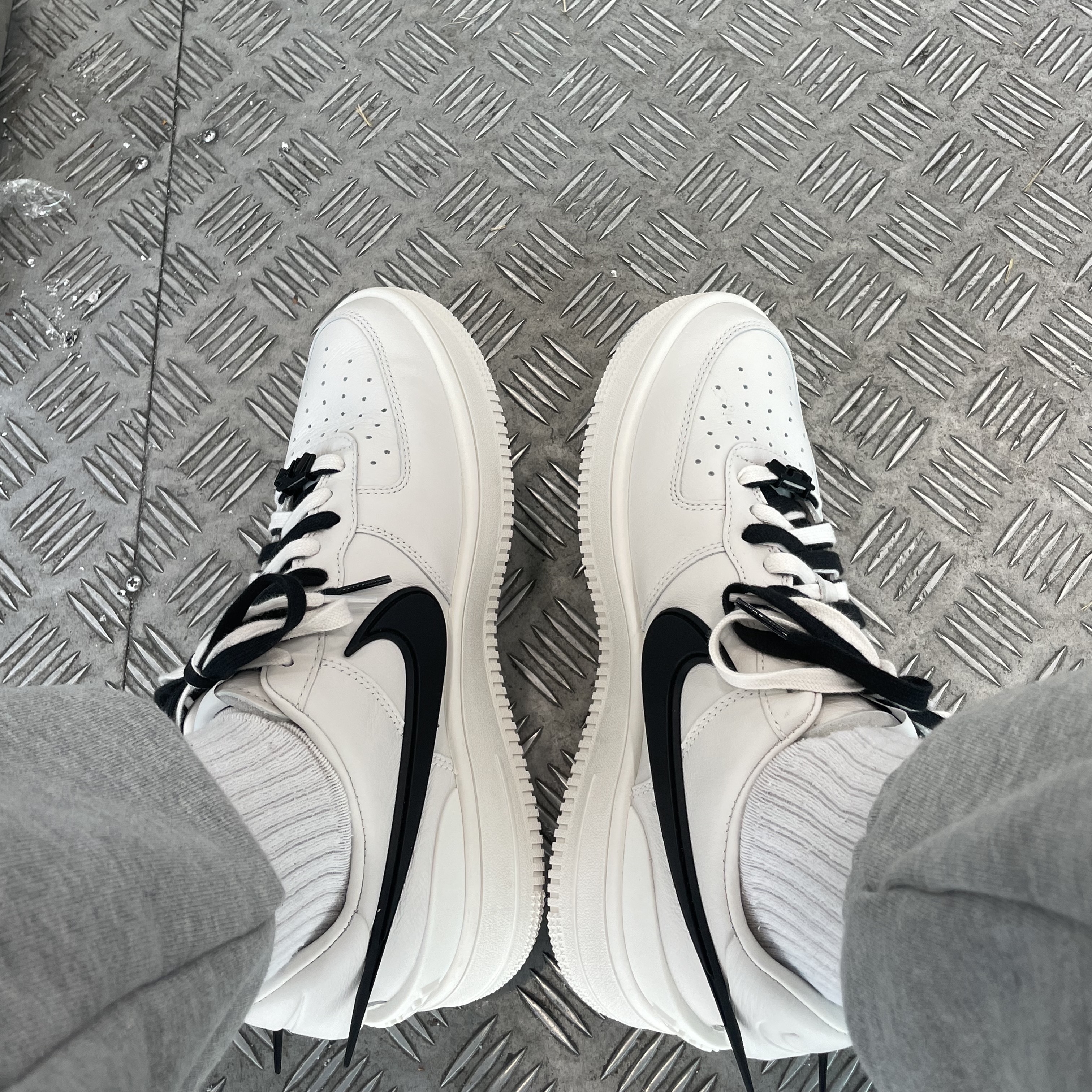 Nike x Ambush Air Force 1 Low SP Phantom 착용 스타일