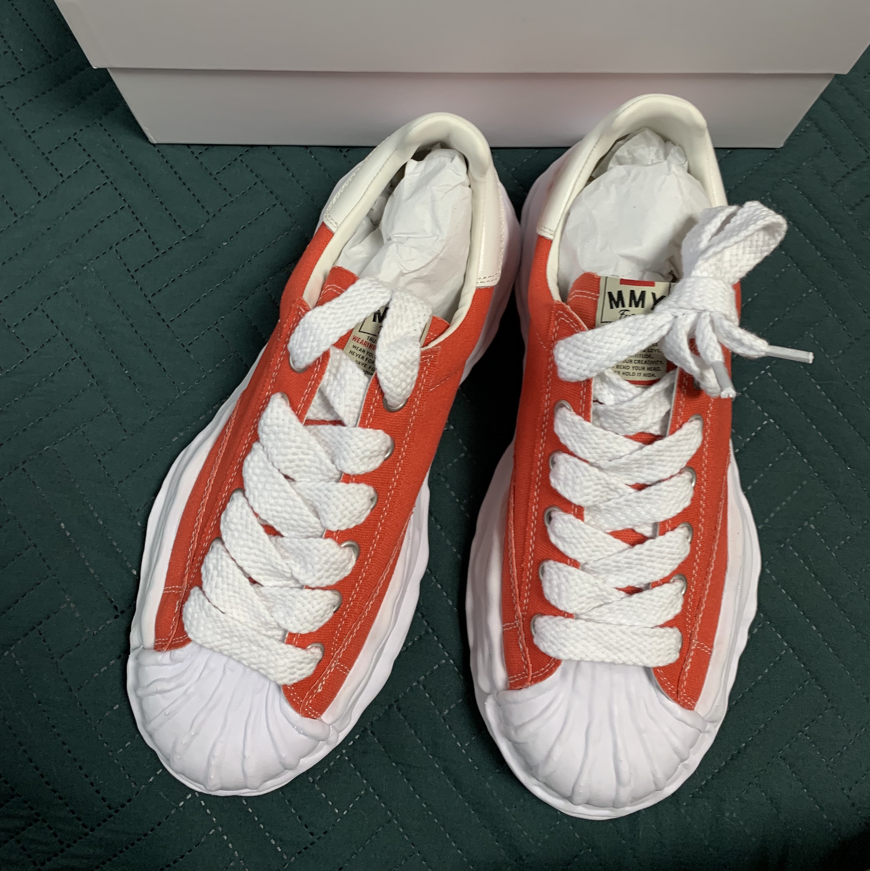 Maison Mihara Yasuhiro Blakey OG Sole Canvas Low-top Sneakers Orange 착용 스타일 - 2