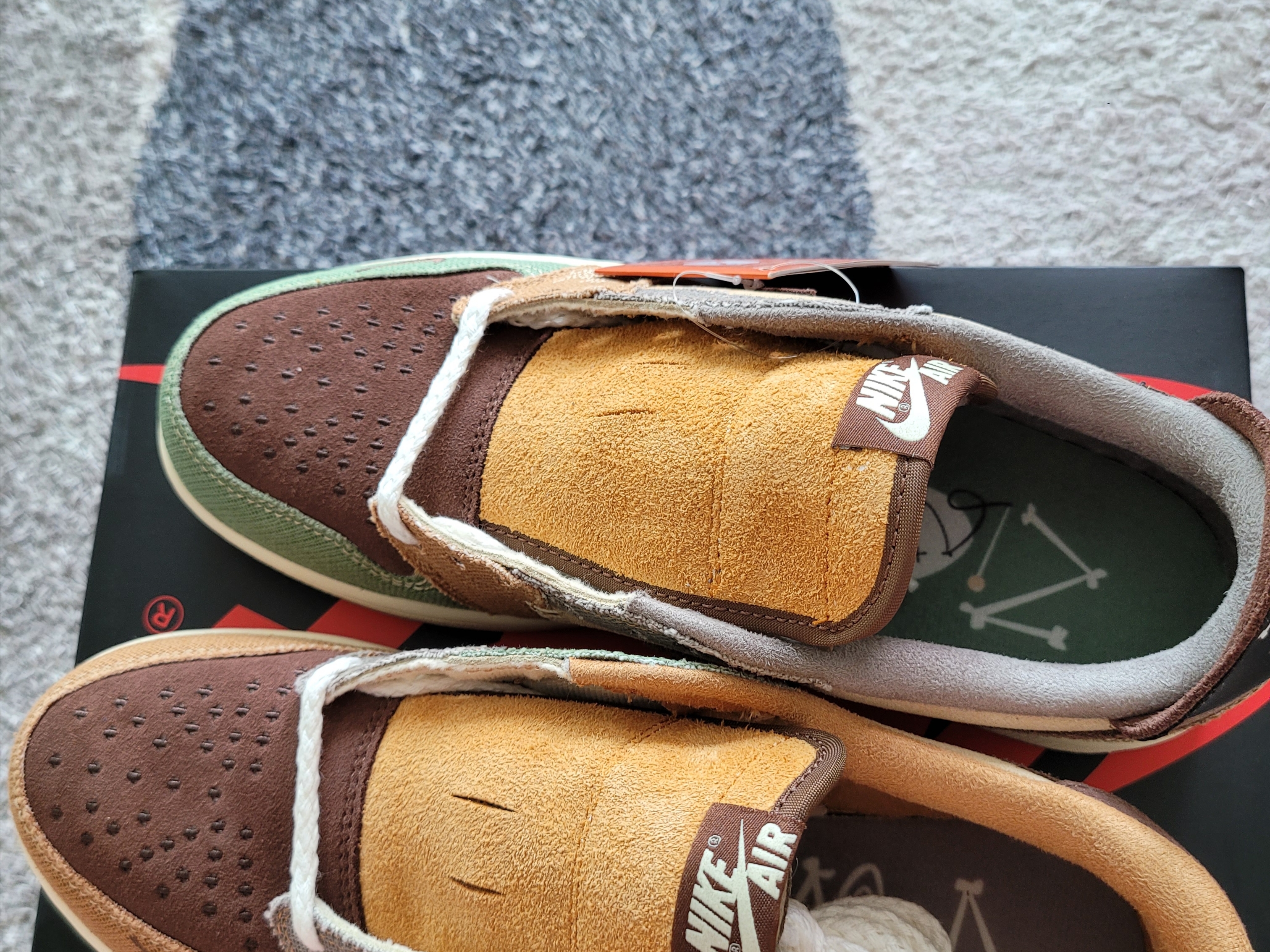 Jordan 1 x Zion Williamson Retro Low OG Flax and Oil Green 착용 스타일 - 5
