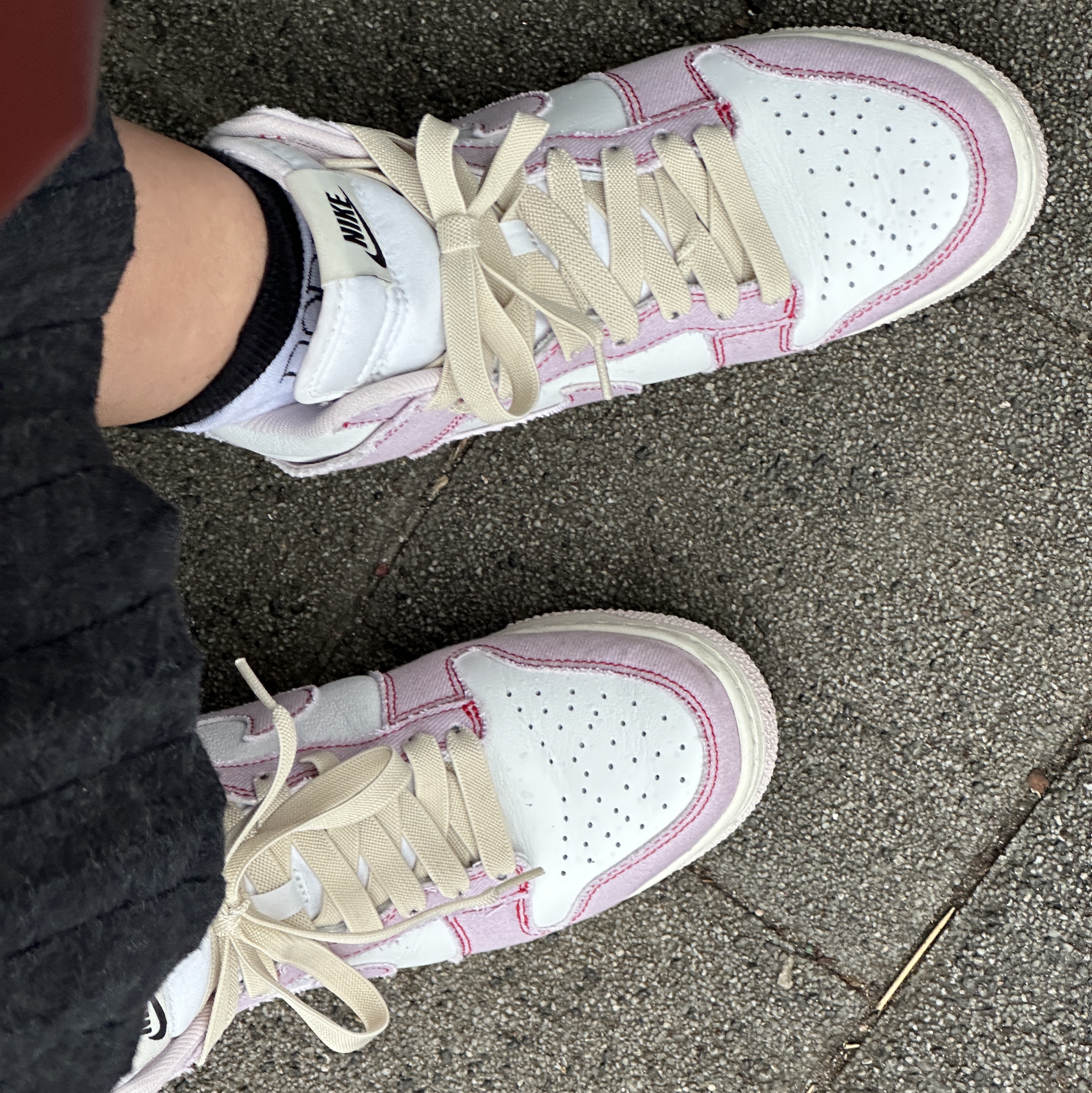 Nike Dunk High 1985 Barely Rose 착용 스타일