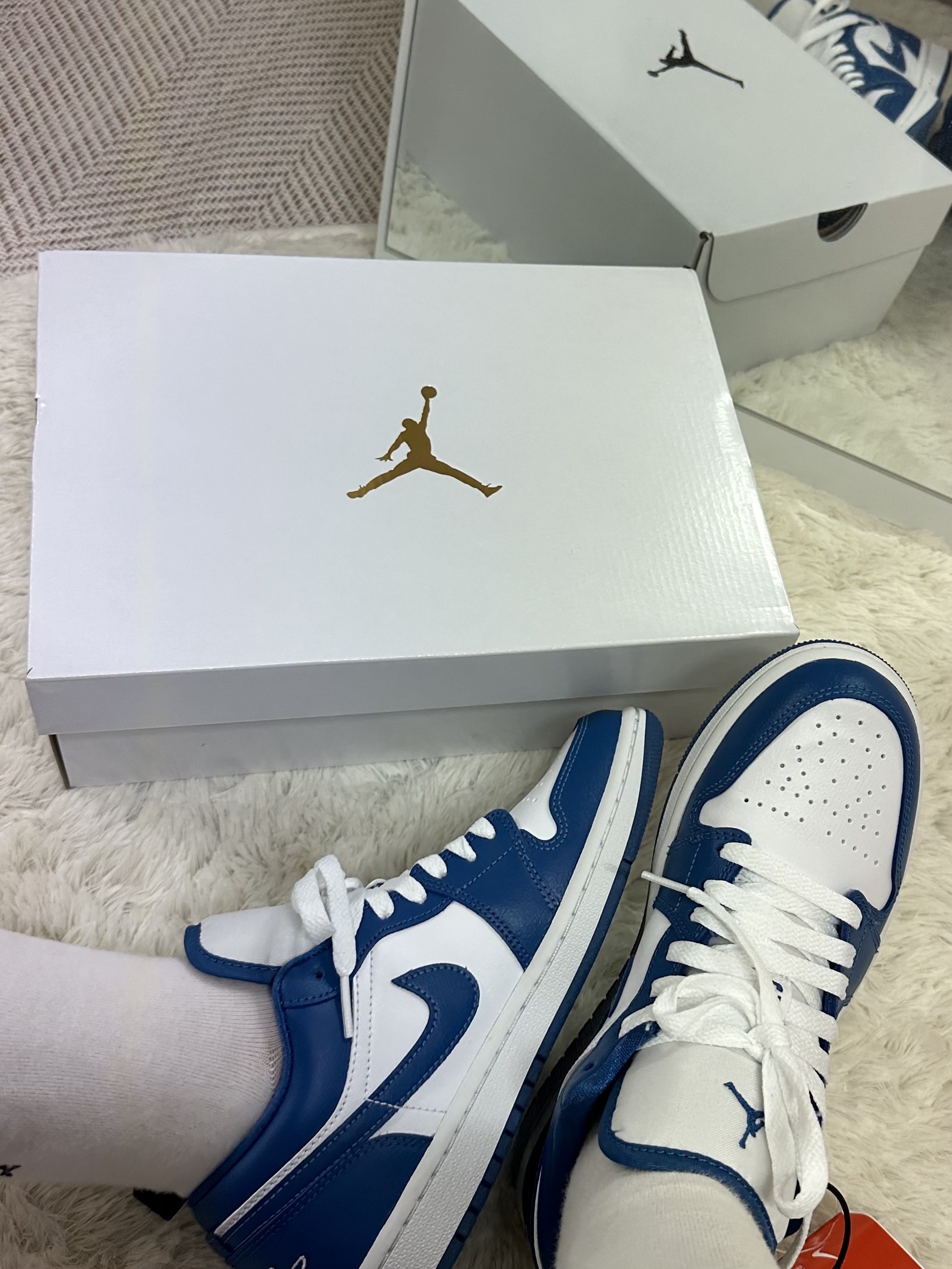 (W) Jordan 1 Low White Dark Marina Blue 착용 스타일 - 2