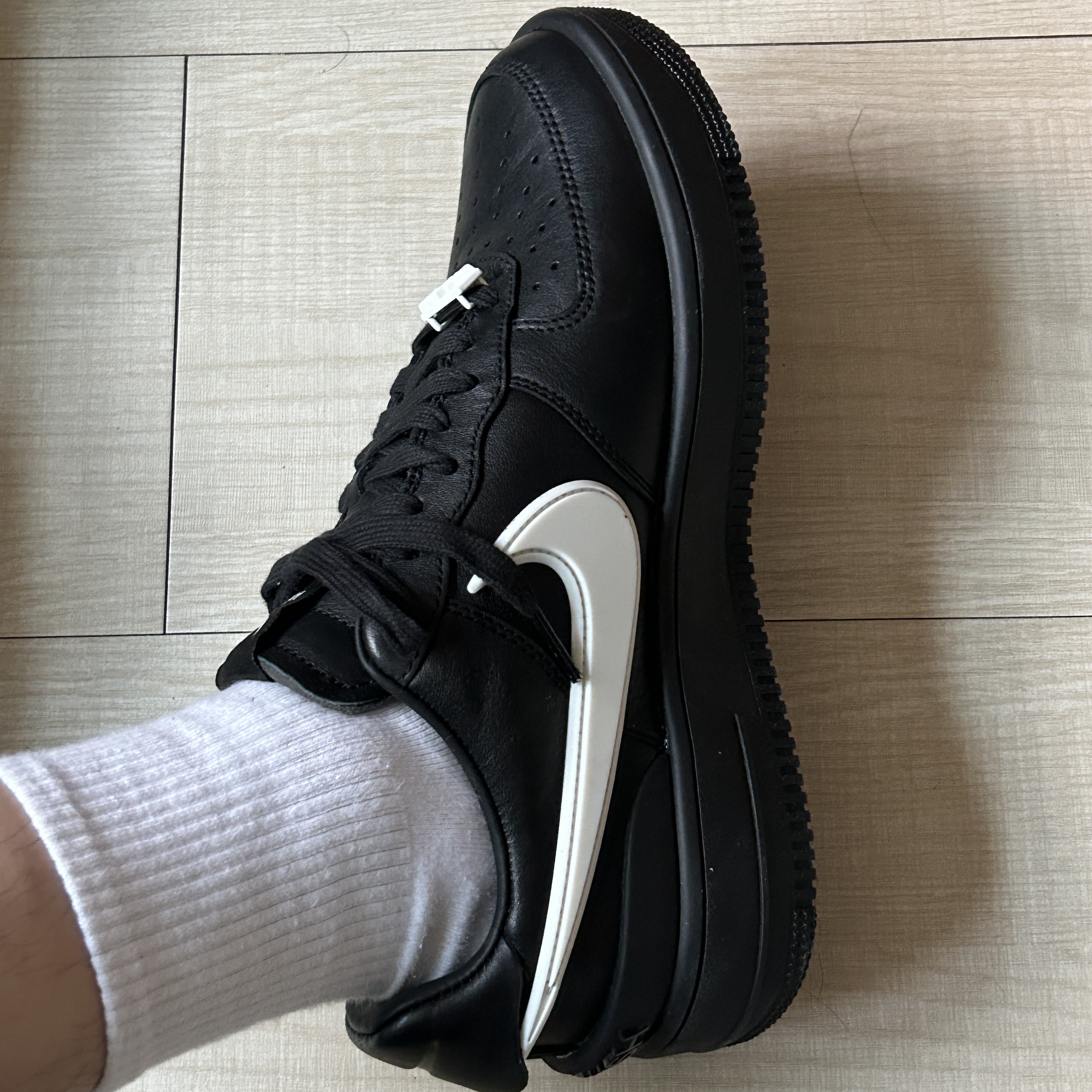 Nike x Ambush Air Force 1 Low SP Black 착용 스타일 - 2