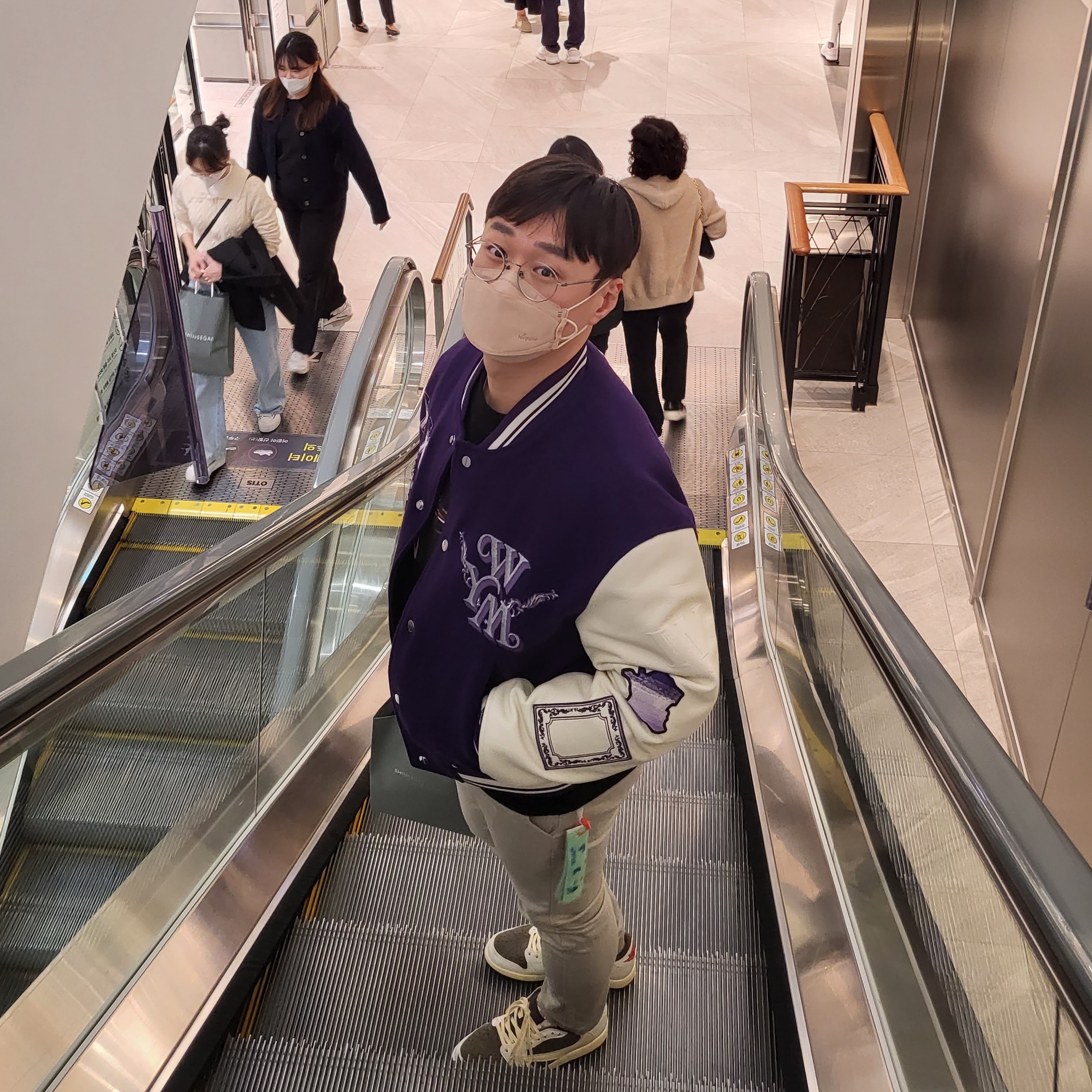 Wooyoungmi Varsity Jacket Violet - 23SS, Off-White Caravaggio Painting Over S/S T-Shirt Black 착용 스타일 - 5