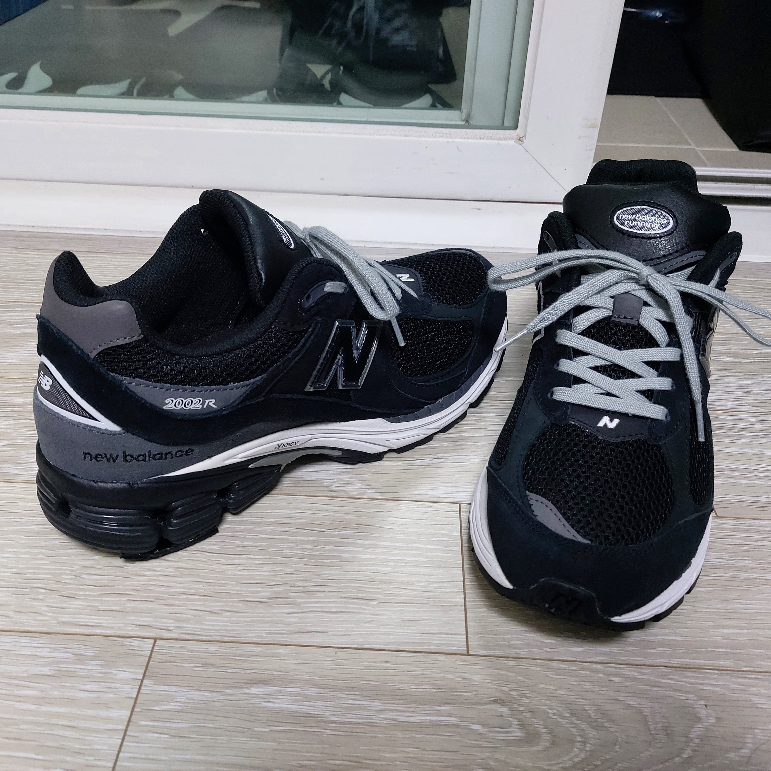 New Balance 2002R Black - JD Sports Exclusive 착용 스타일