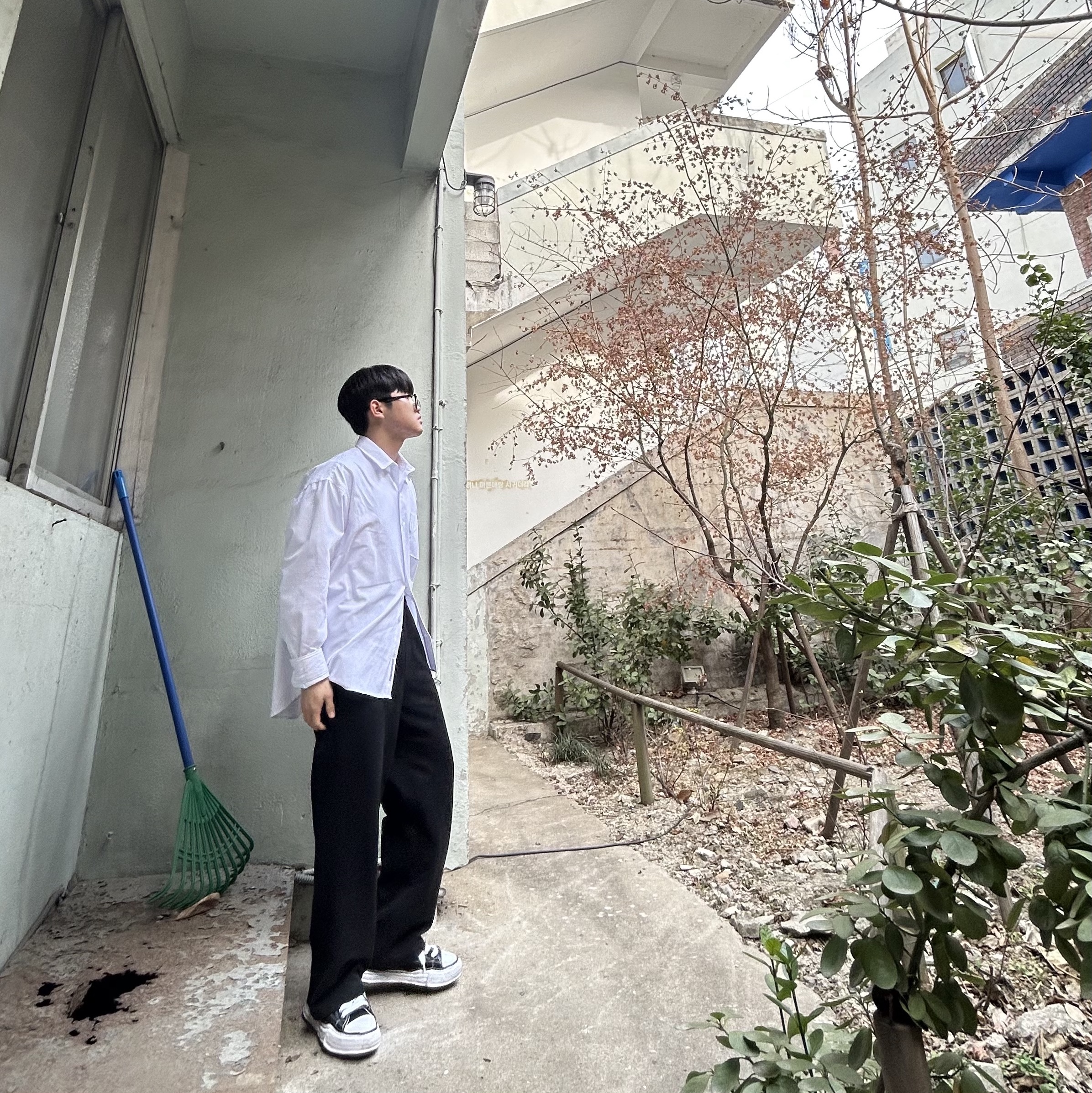 Maison Mihara Yasuhiro Peterson OG Sole Canvas Low Sneakers Black, Zara x Ader Error Oversize Blazer Black 착용 스타일 - 3