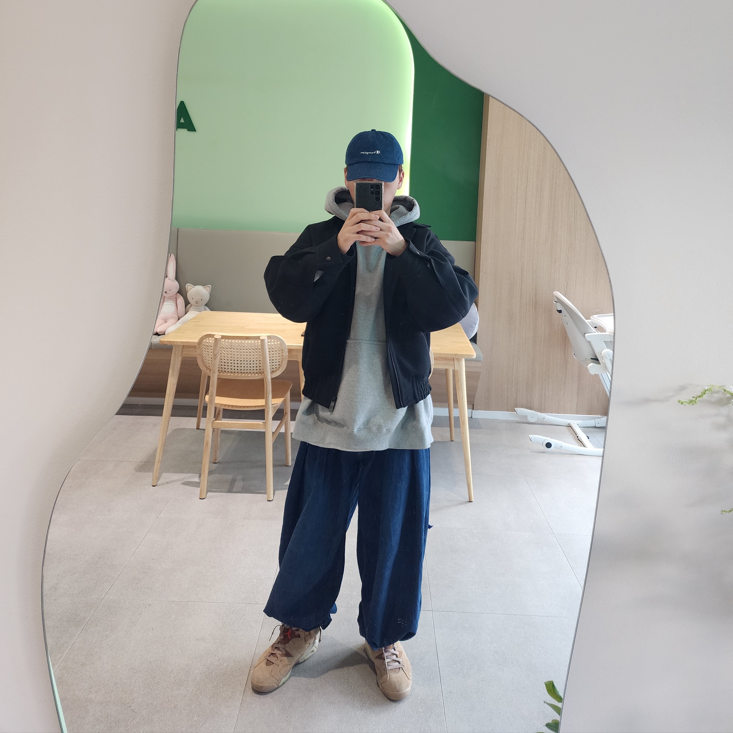 Zara x Ader Error Wide Leg Jeans Blue, Zara x Ader Error Oversize Collar Bomber Jacket Black 착용 스타일
