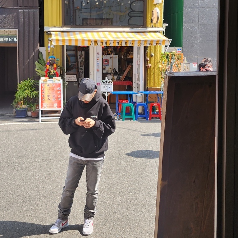 Undermycar Legion.03 Slim Fit Blue Stitch Washed Jeans Washed Gray, (W) Louis Vuitton Cap Ou Pas Cap Black 착용 스타일 - 2
