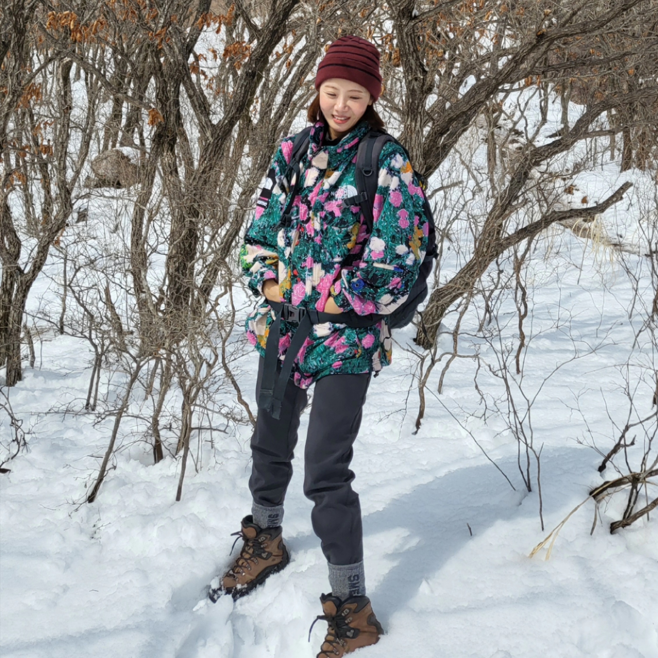 Supreme x The North Face Trekking Convertible Jacket Flowers - 22SS 착용 스타일 - 2