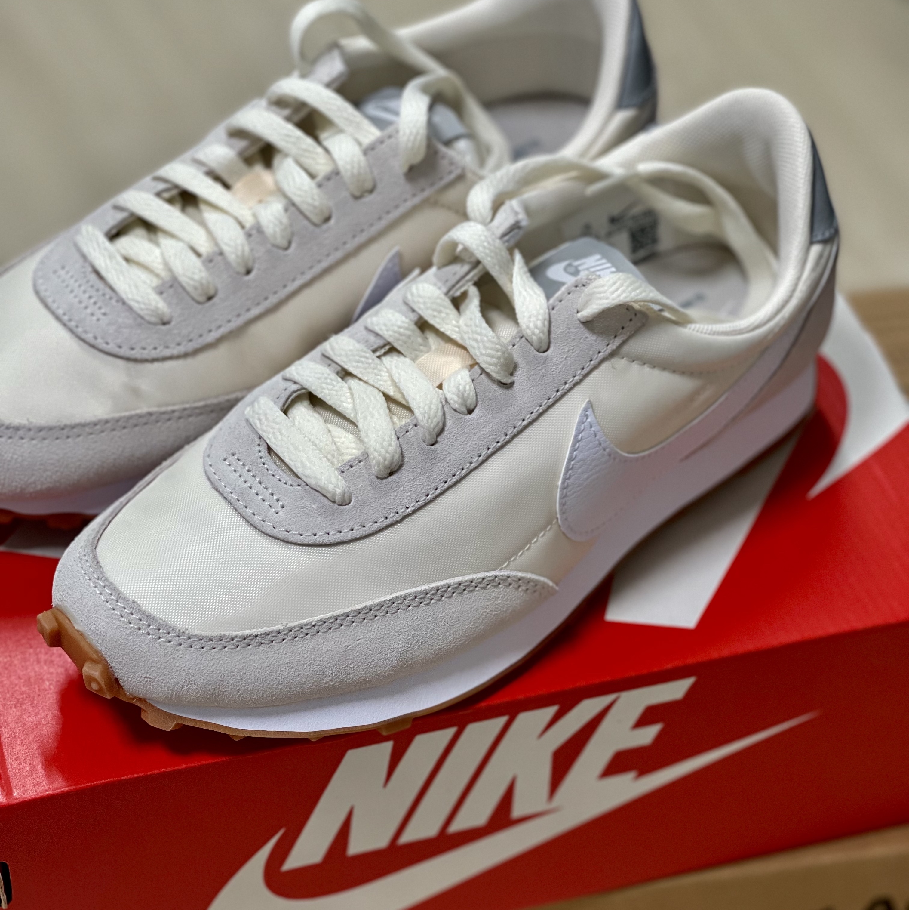 (W) Nike Daybreak Summit White 착용 스타일