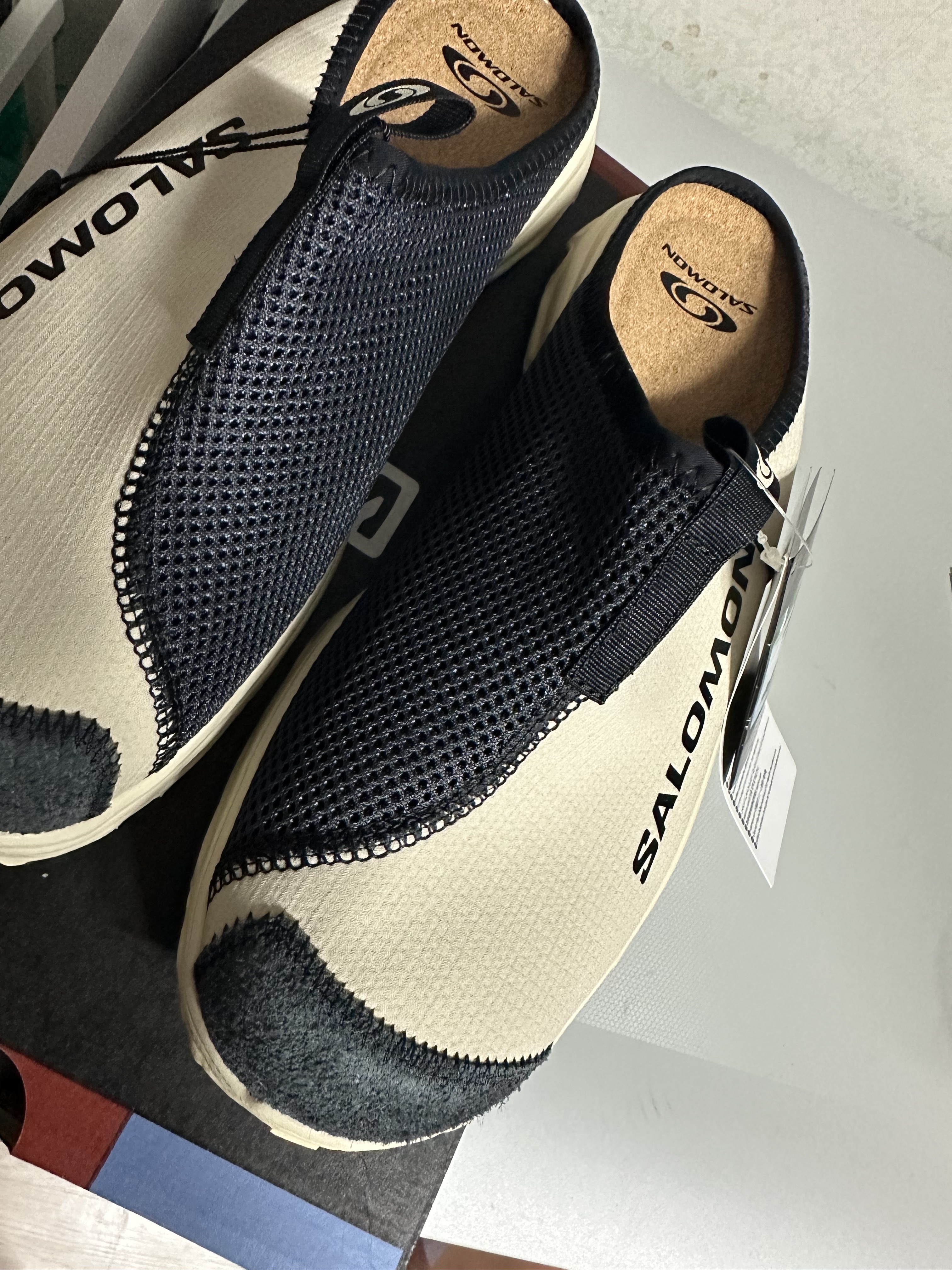 Salomon RX Slide 3.0 Bleached Sand 착용 스타일