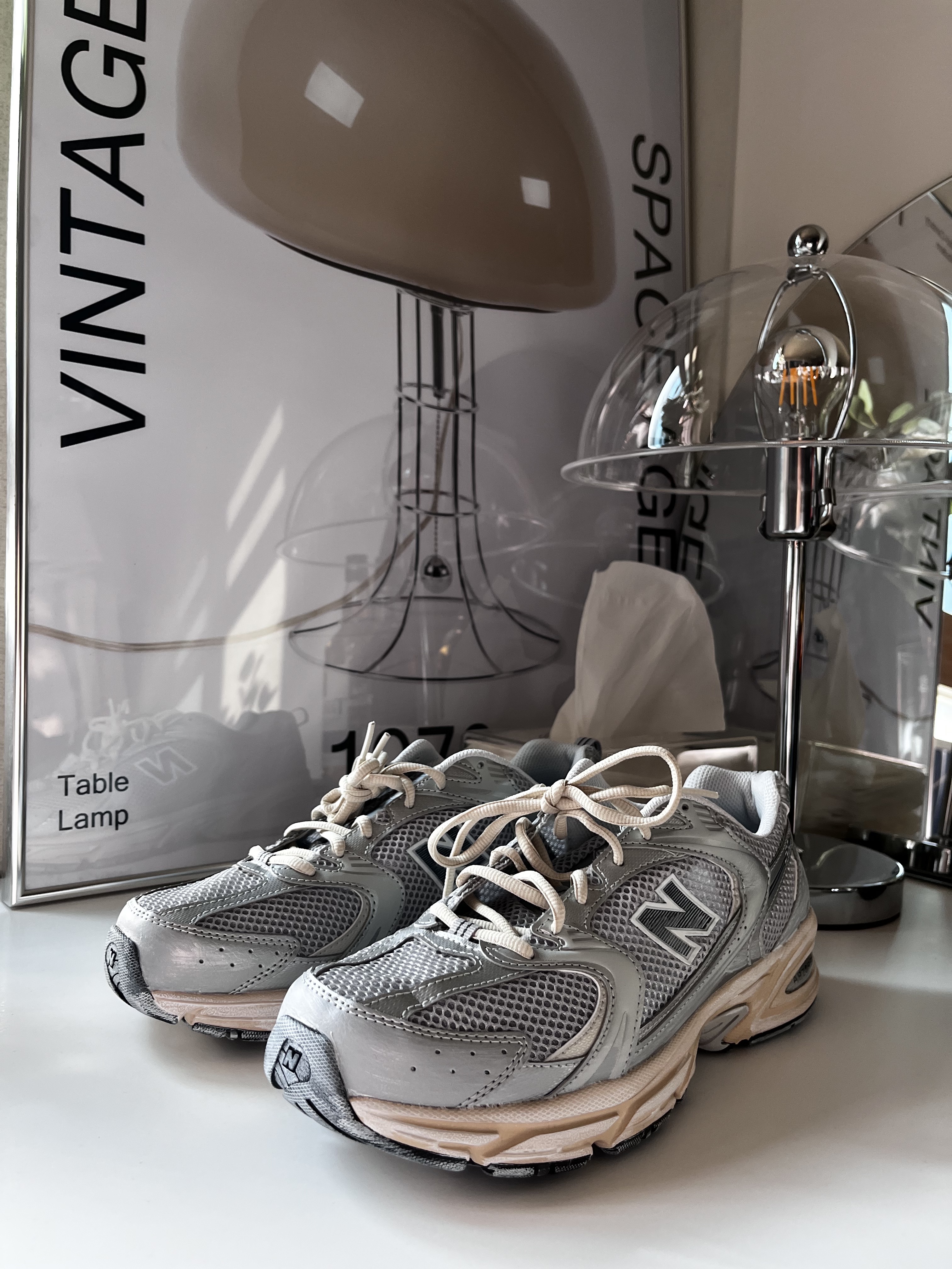 New Balance 530 Vintage Metallic Silver 착용 스타일 - 1