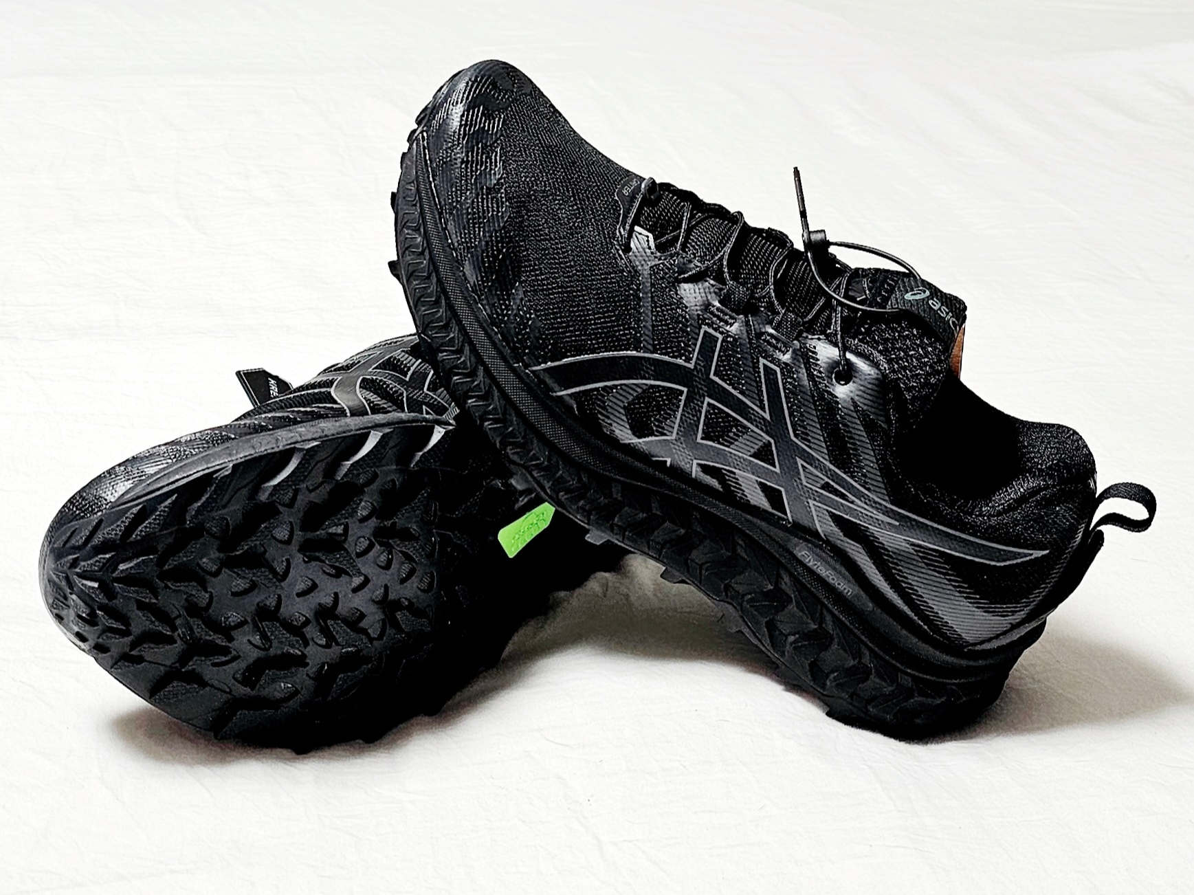 Asics Trabuco Max Black 착용 스타일 - 2
