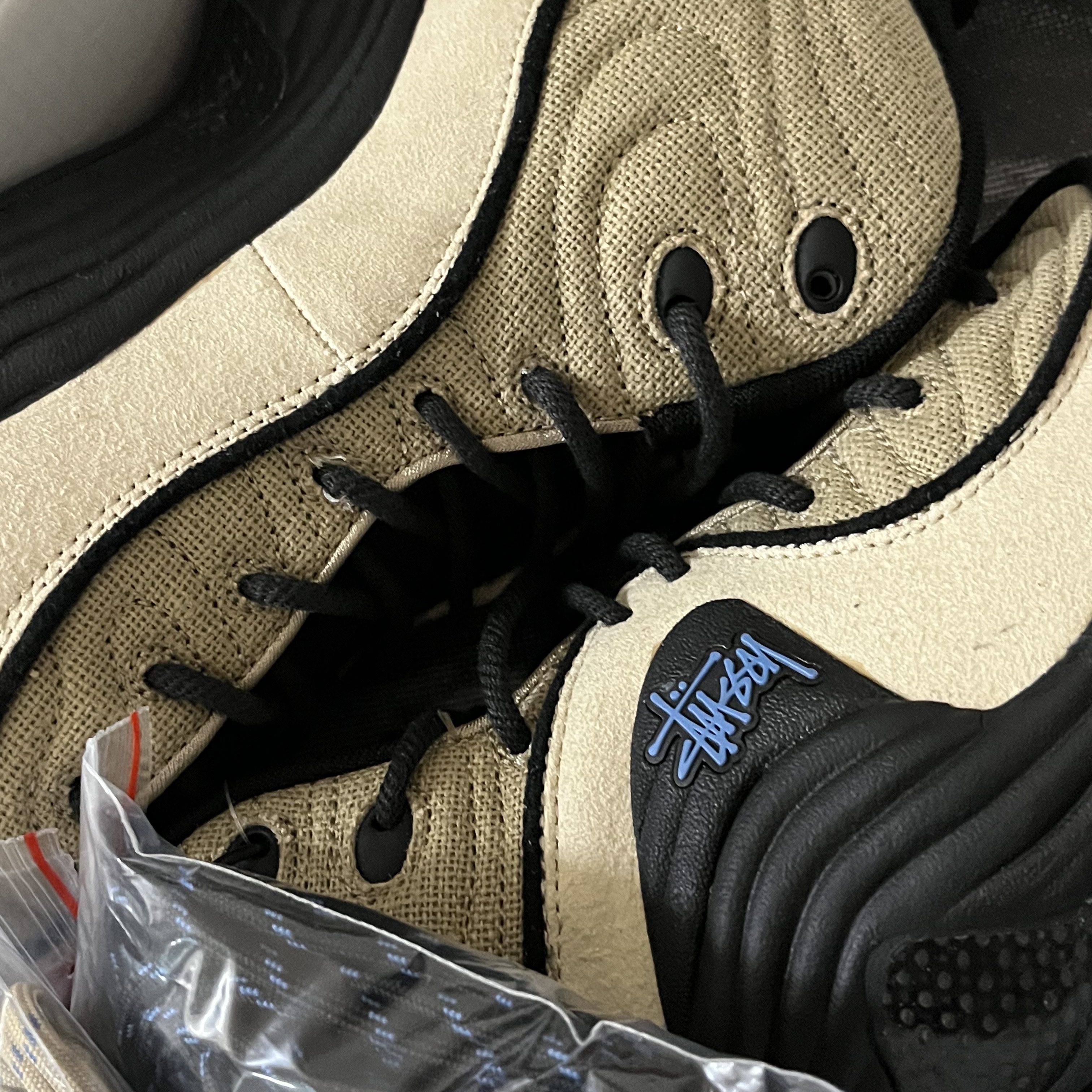 Nike x Stussy Air Penny II Rattan and Limestone 착용 스타일 - 1