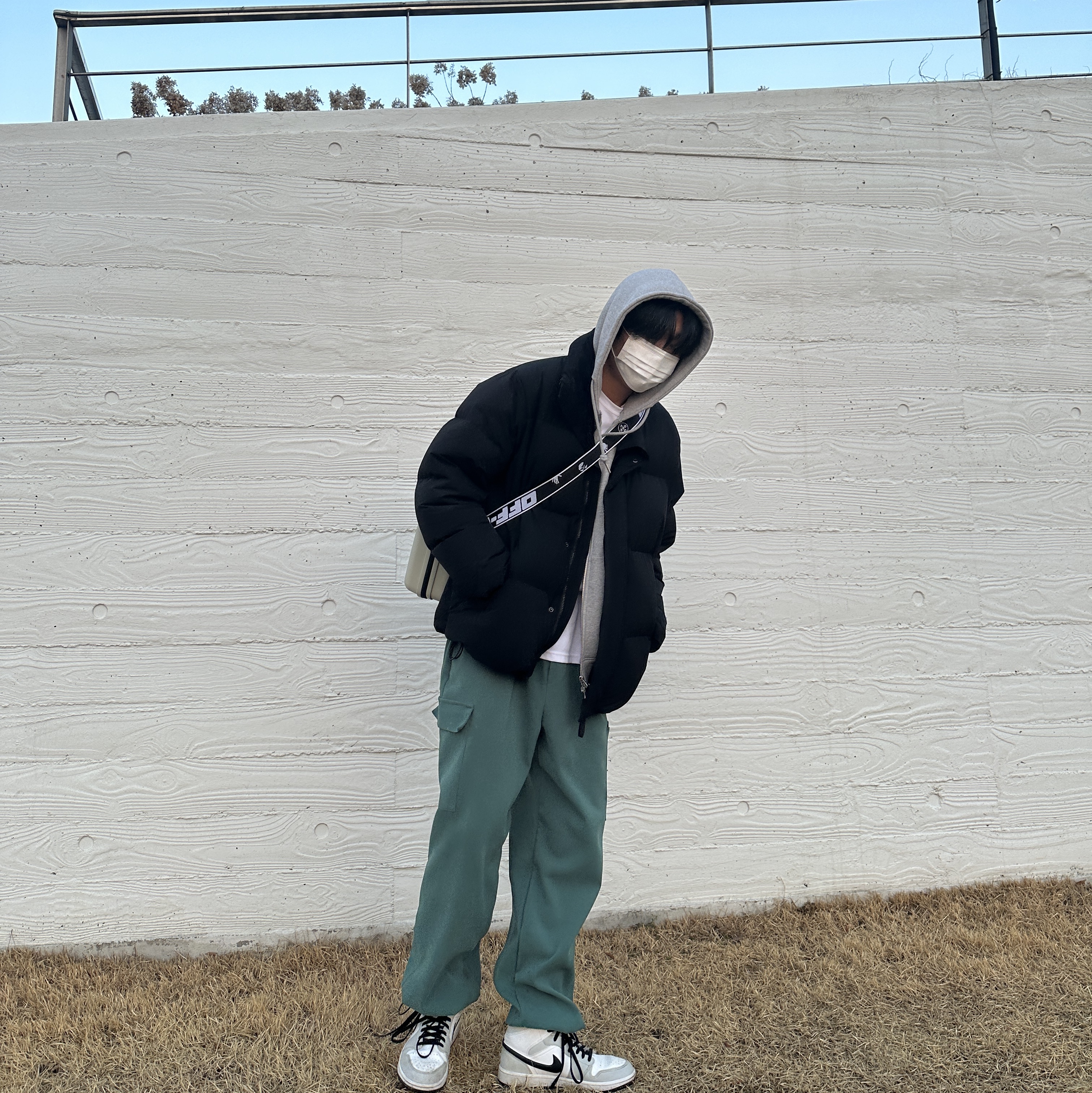 Off-White x Amore Pacific Protection Box (Without Cosmetics), (W) Jordan 1 Mid Grey Fog 착용 스타일