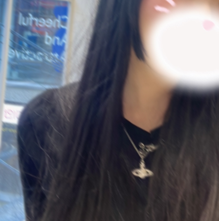 Vivienne Westwood Mini Bas Relief Pendant Silver 착용 스타일 - 2