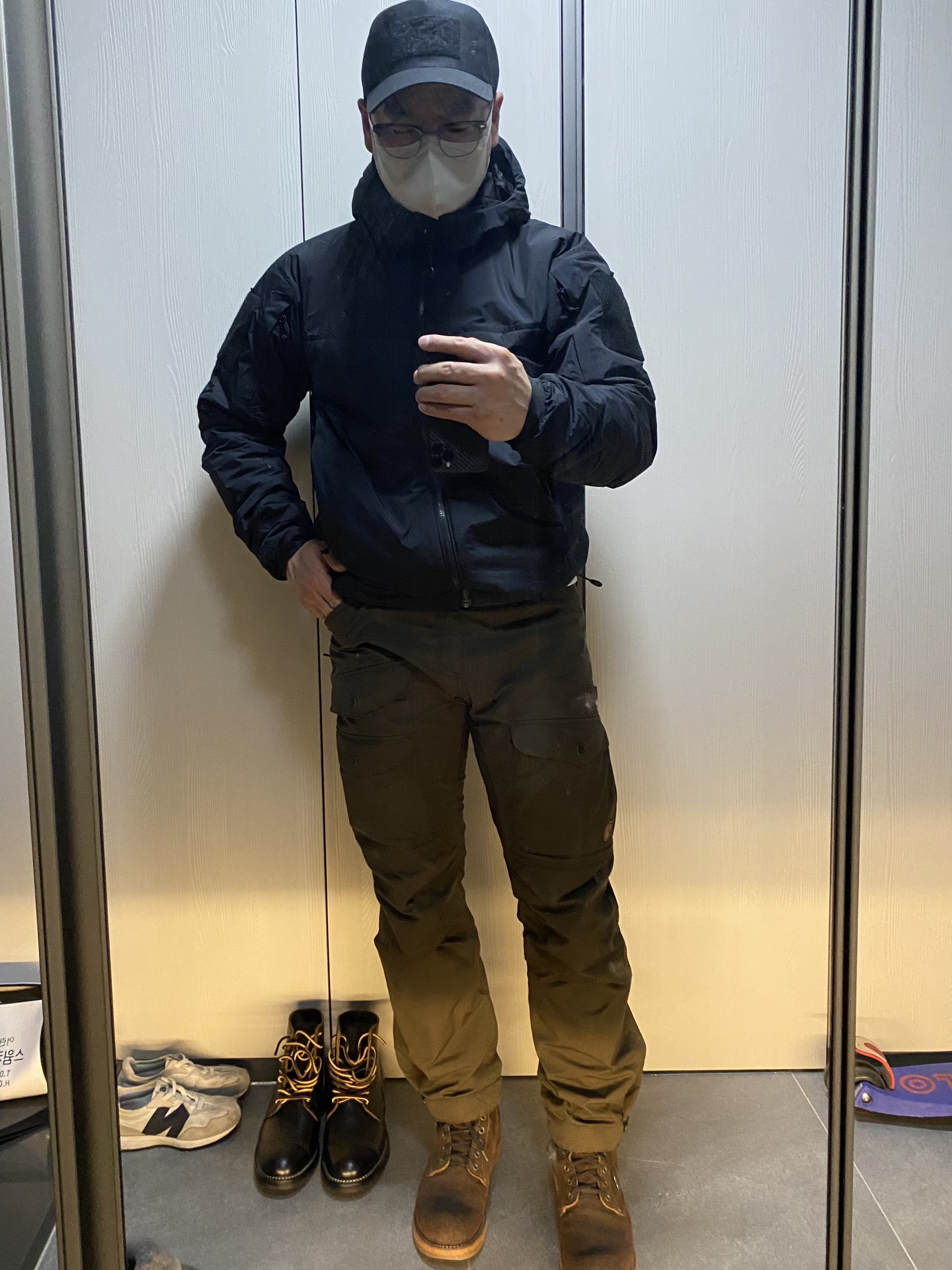 Arc'teryx LEAF Cold WX Hoody LT Gen 2 Black, Arc'teryx Leaf Bac Cap Gen2 Black 착용 스타일