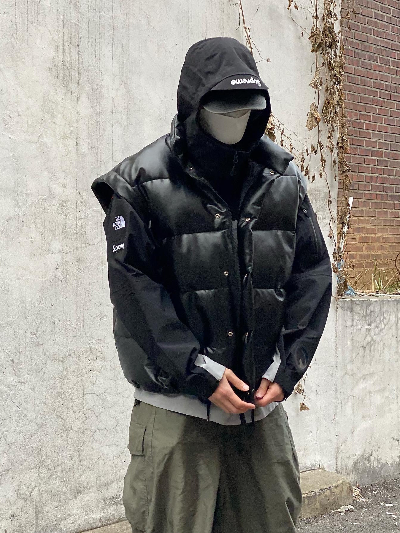 Supreme x The North Face Taped Seam Shell Jacket Grey - 22FW, Nike x Supreme Shox Ride 2 SP White 착용 스타일 - 4