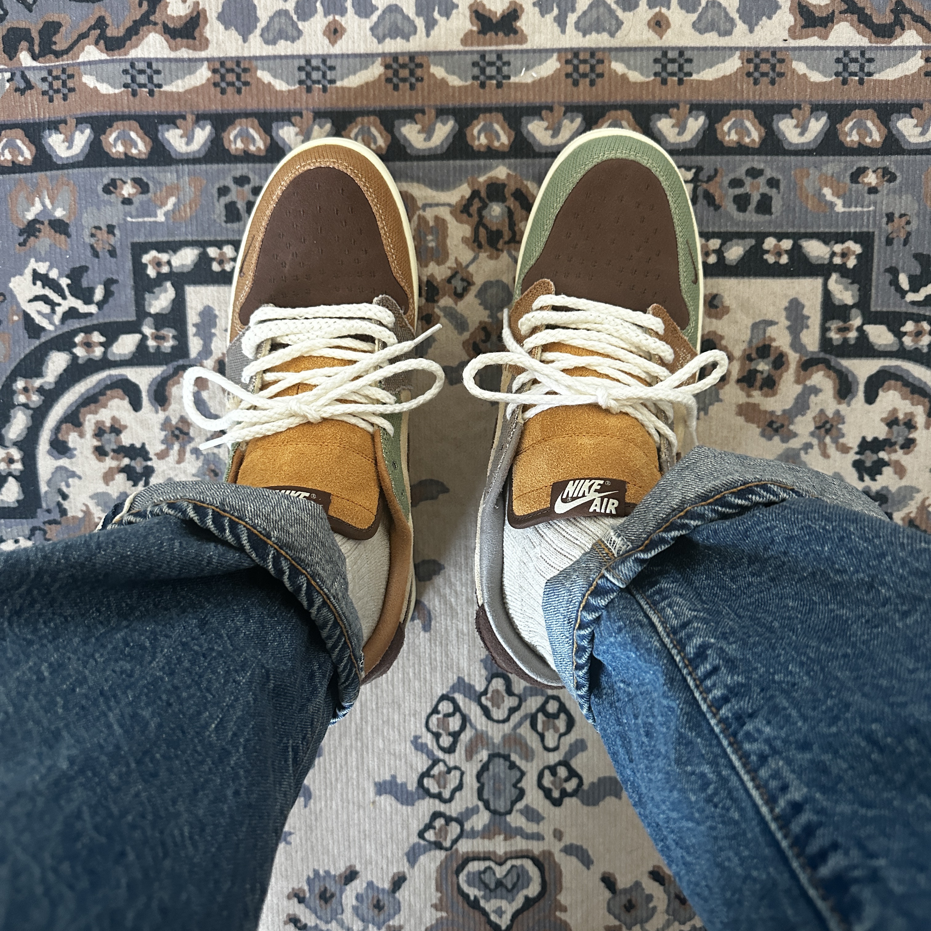 Jordan 1 x Zion Williamson Retro Low OG Flax and Oil Green 착용 스타일 - 4